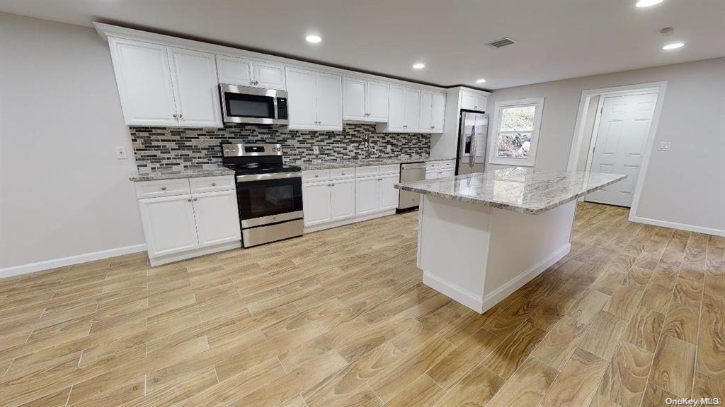 Single Family Main  Suffolk County, NY 11721, MLS-840371-2