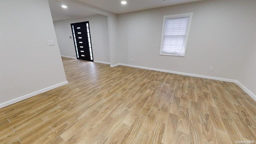 Single Family Main  Suffolk County, NY 11721, MLS-840371-3