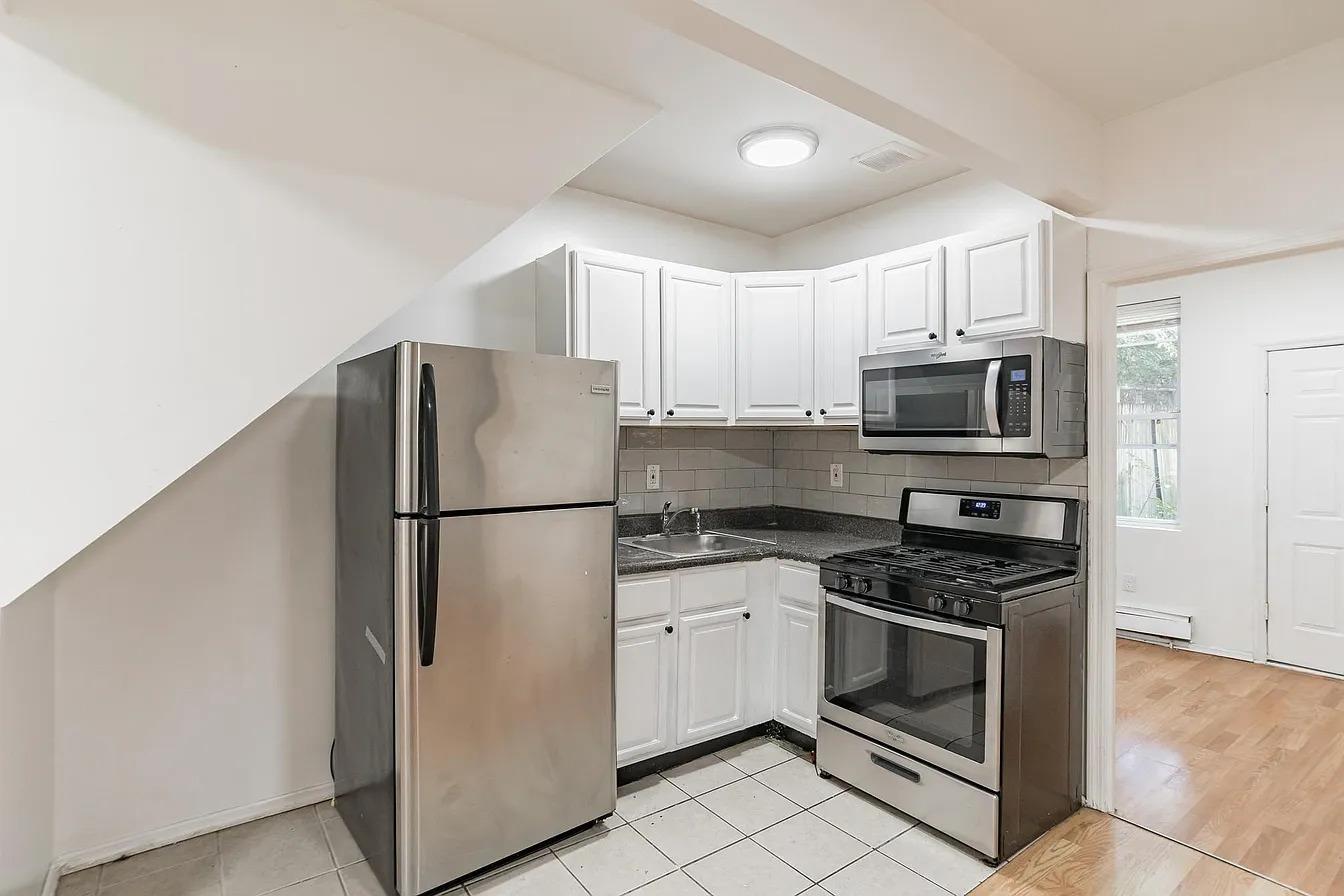 Single Family Ryer  Bronx, NY 10457, MLS-840431-4