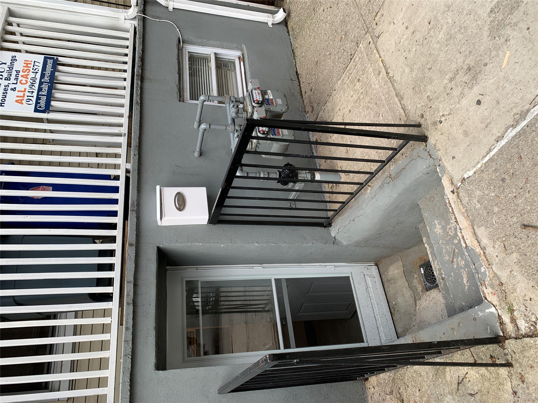 Single Family Ryer  Bronx, NY 10457, MLS-840431-7