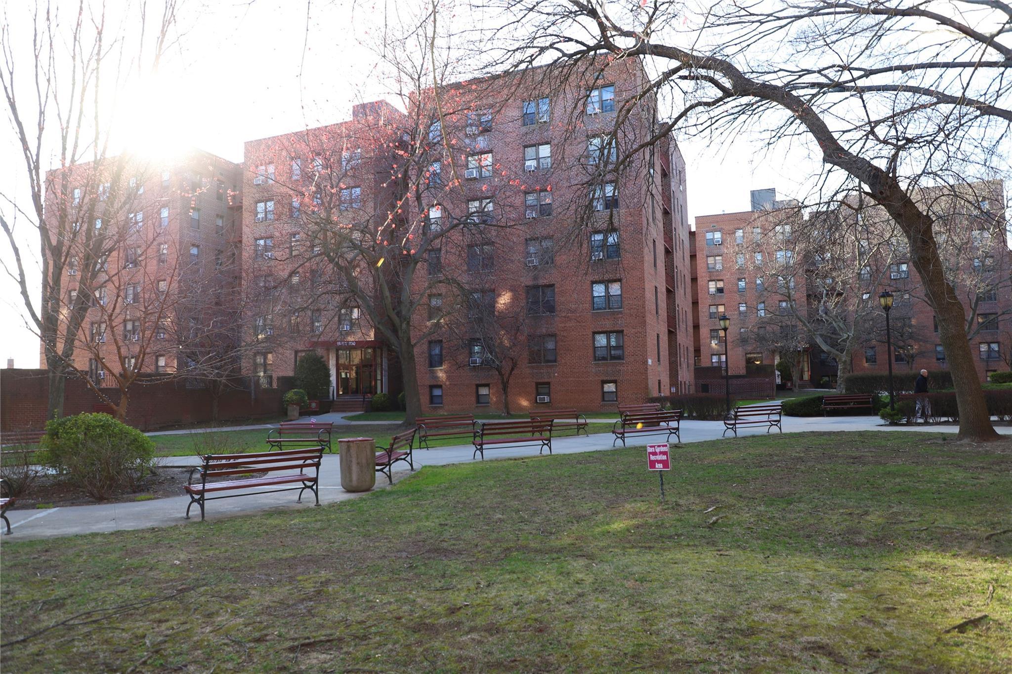 Coop 72nd Rd  Queens, NY 11367, MLS-840458-25