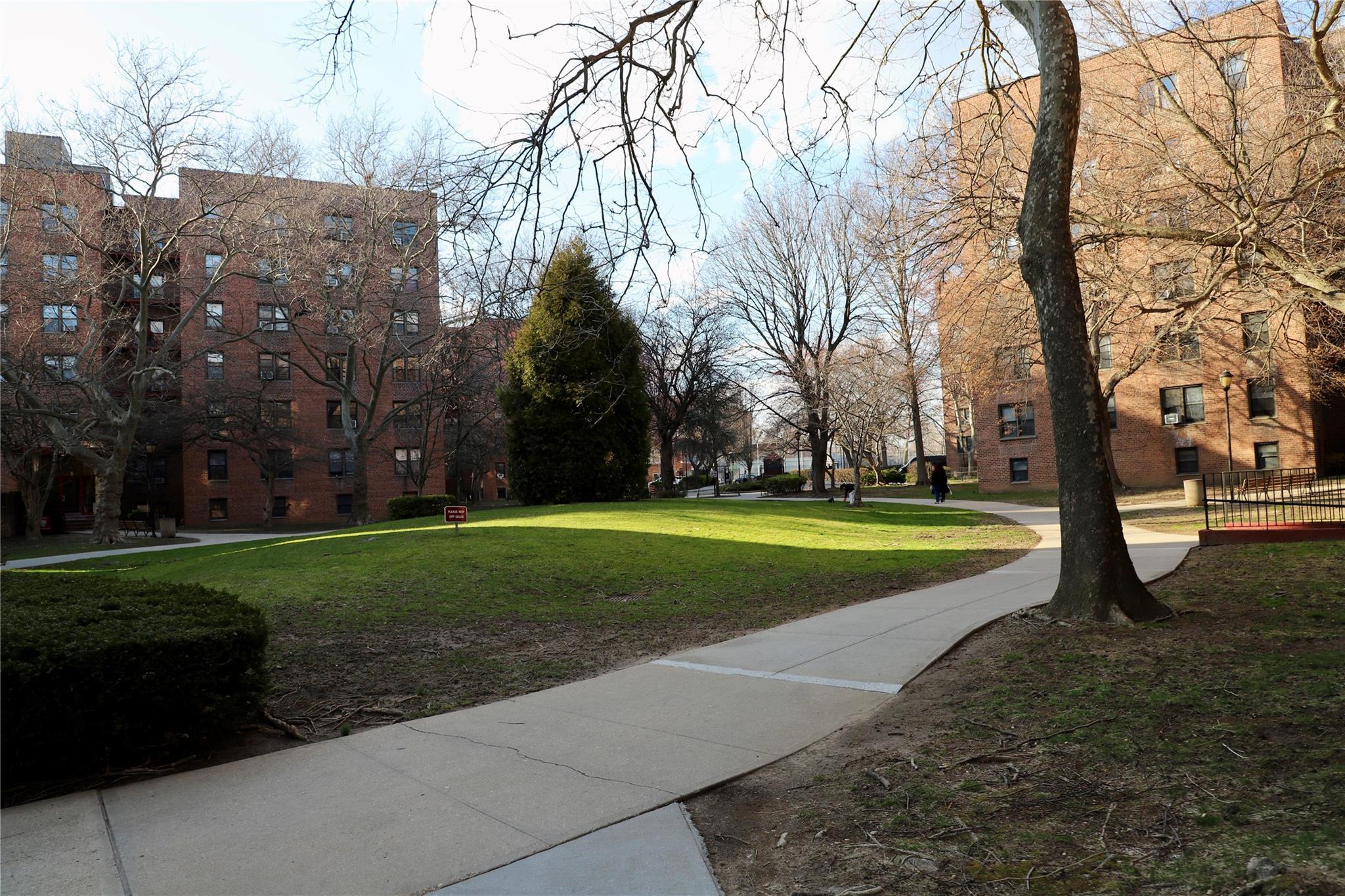 Coop 72nd Rd  Queens, NY 11367, MLS-840458-26
