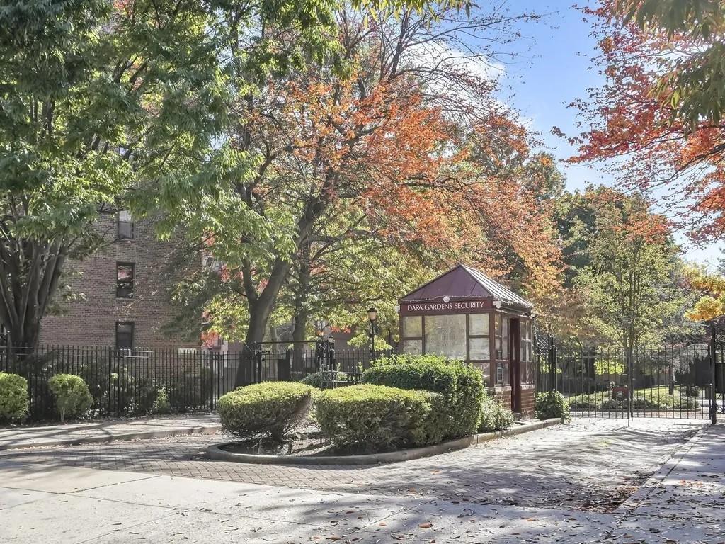 Coop 72nd Rd  Queens, NY 11367, MLS-840458-30