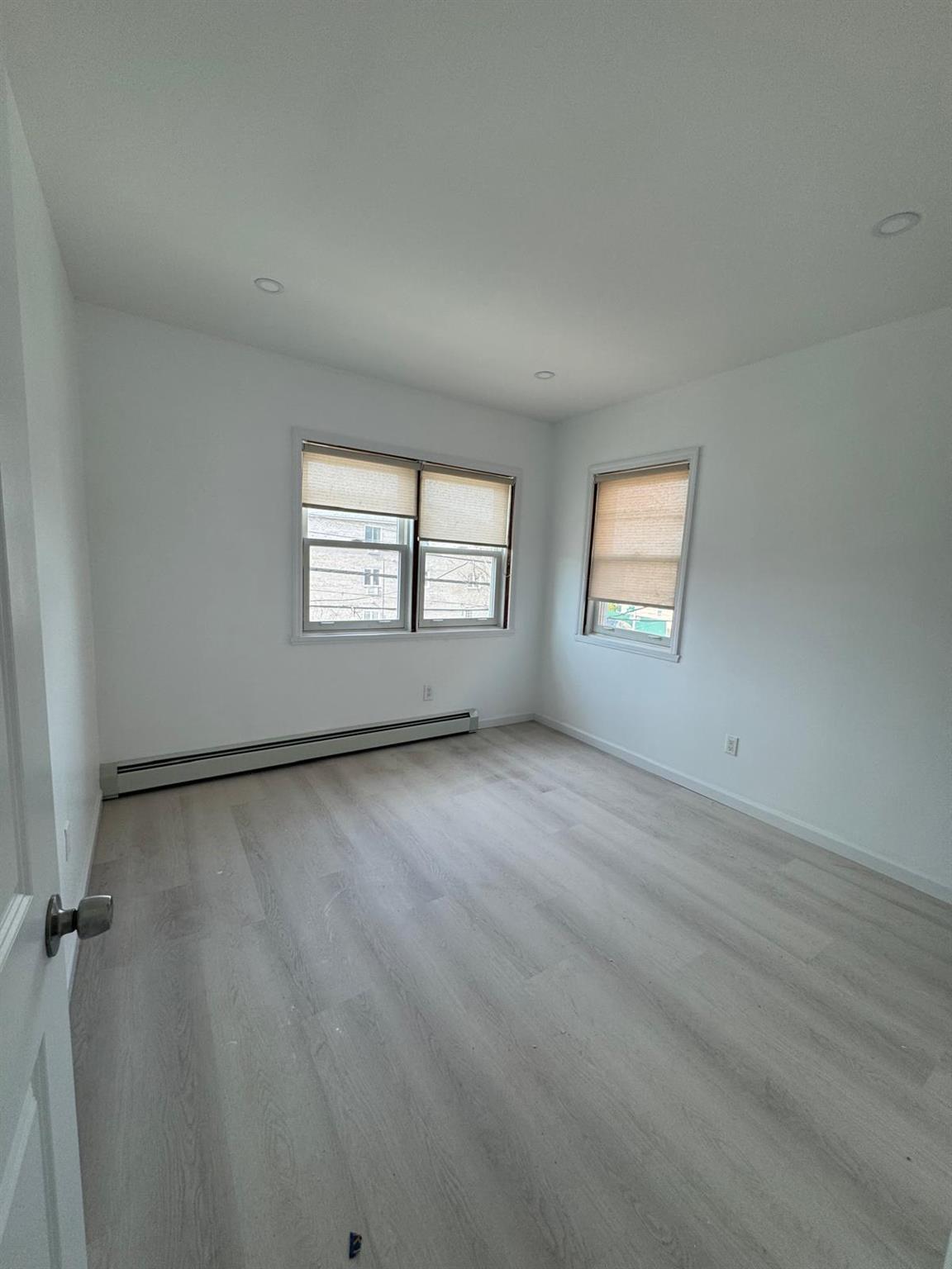 Apartment 21st Ave  Queens, NY 11105, MLS-840518-4