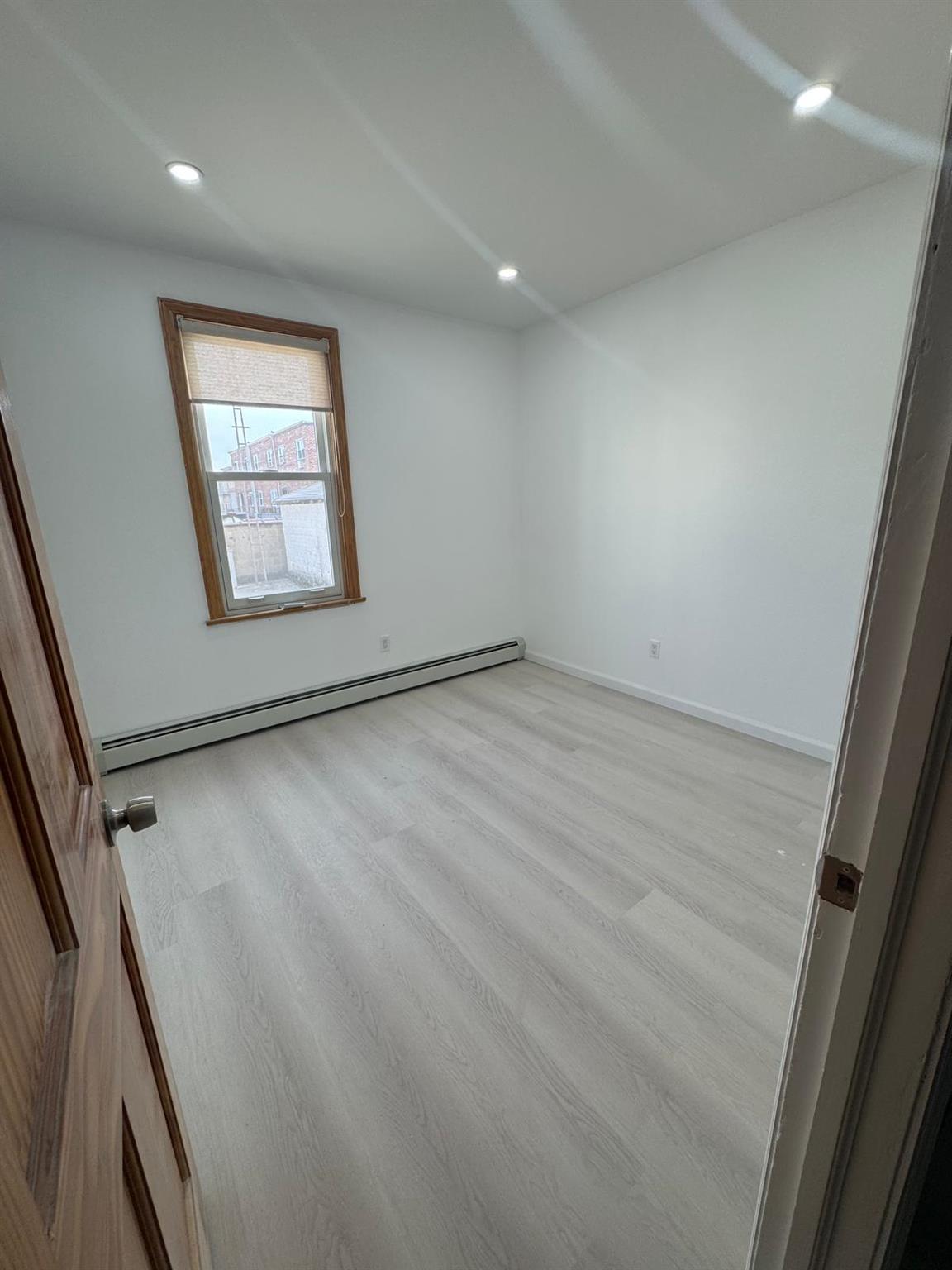 Apartment 21st Ave  Queens, NY 11105, MLS-840518-6