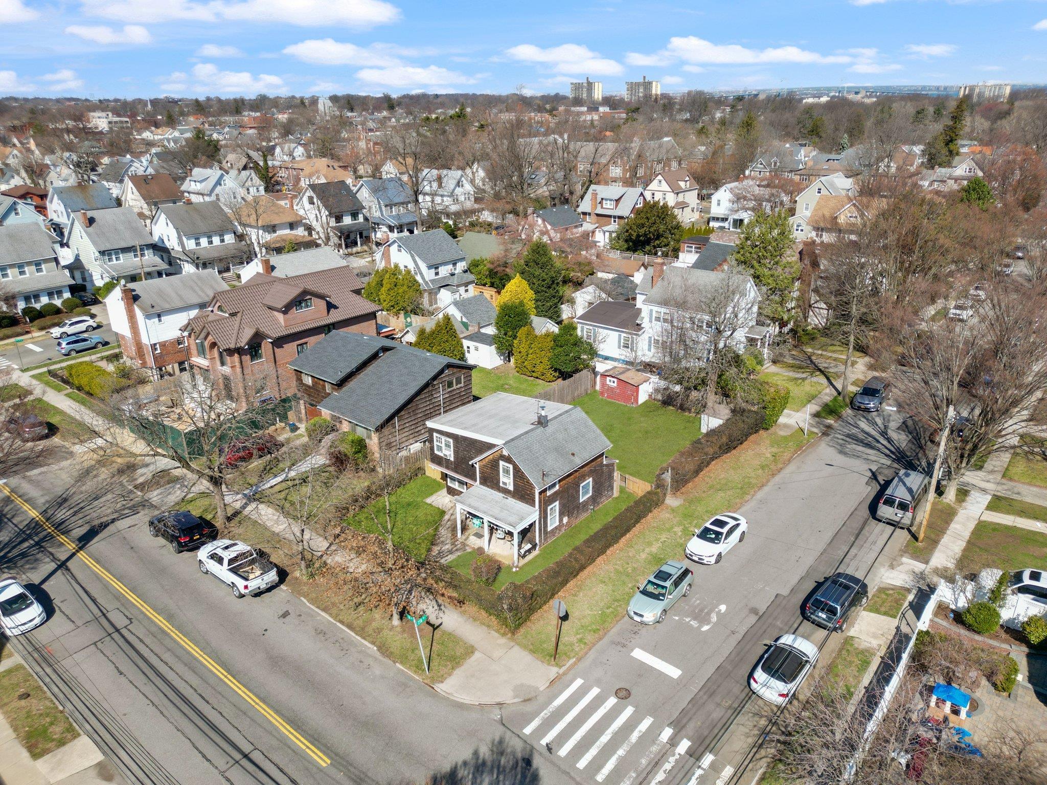 Single Family 39th  Queens, NY 11361, MLS-840521-28