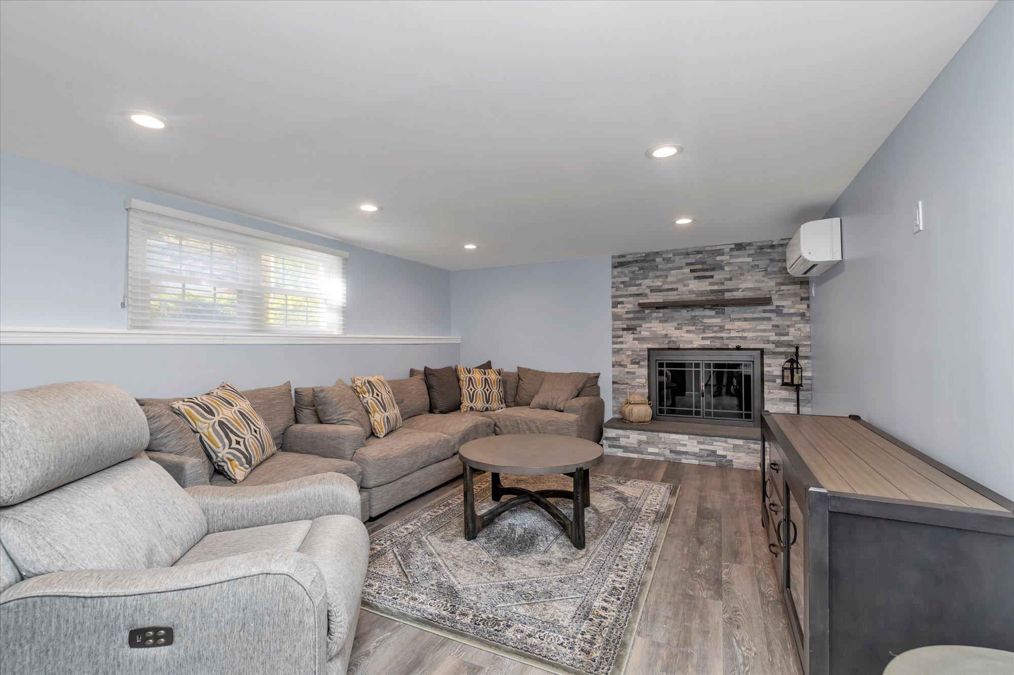 Single Family Oakdale  Suffolk County, NY 11721, MLS-840570-14