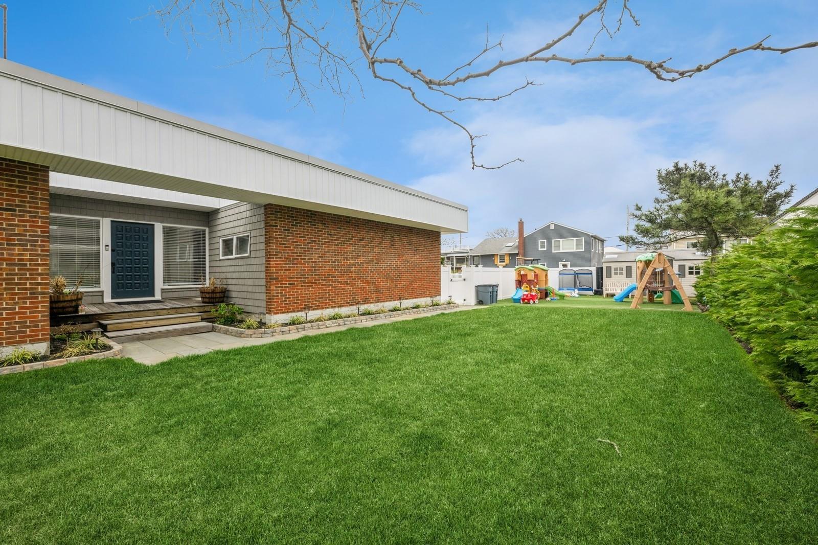Single Family Block  Nassau County, NY 11558, MLS-840577-2