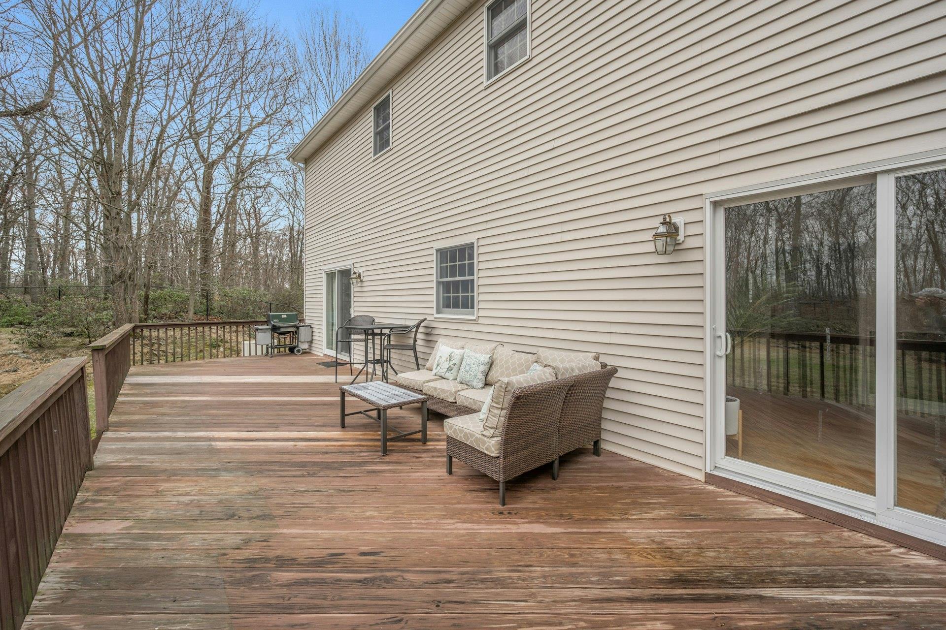 Single Family Laurie  Westchester County, NY 10590, MLS-840578-25