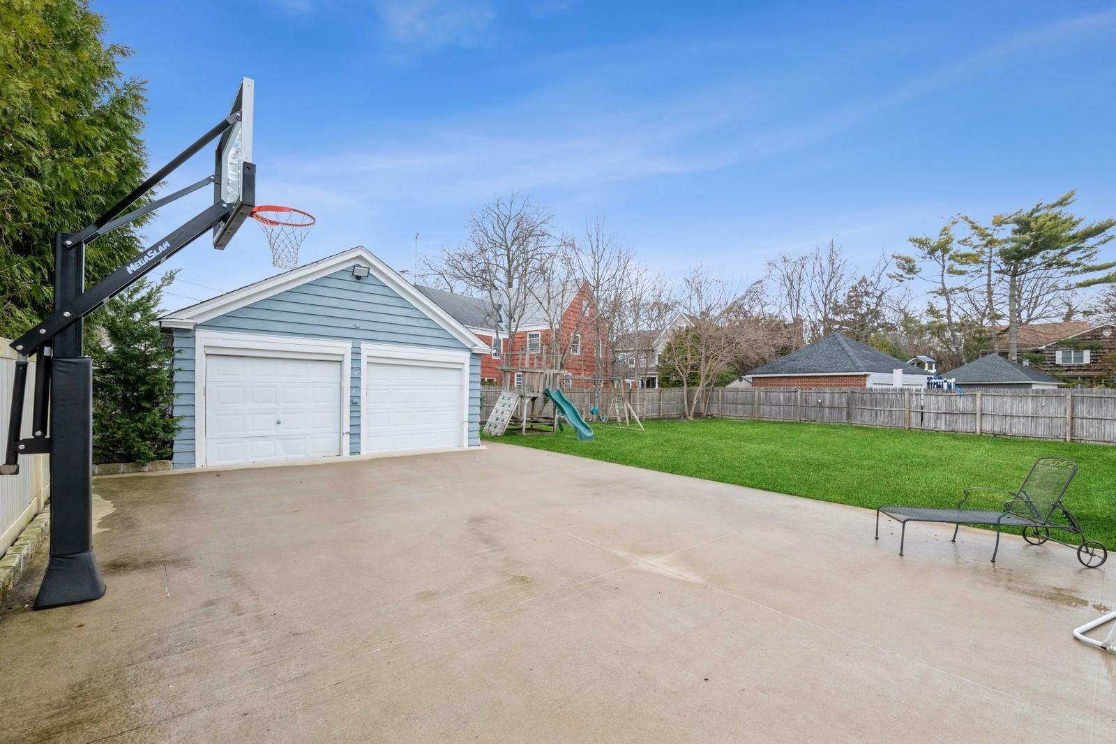 Single Family Briarwood  Nassau County, NY 11559, MLS-840654-17