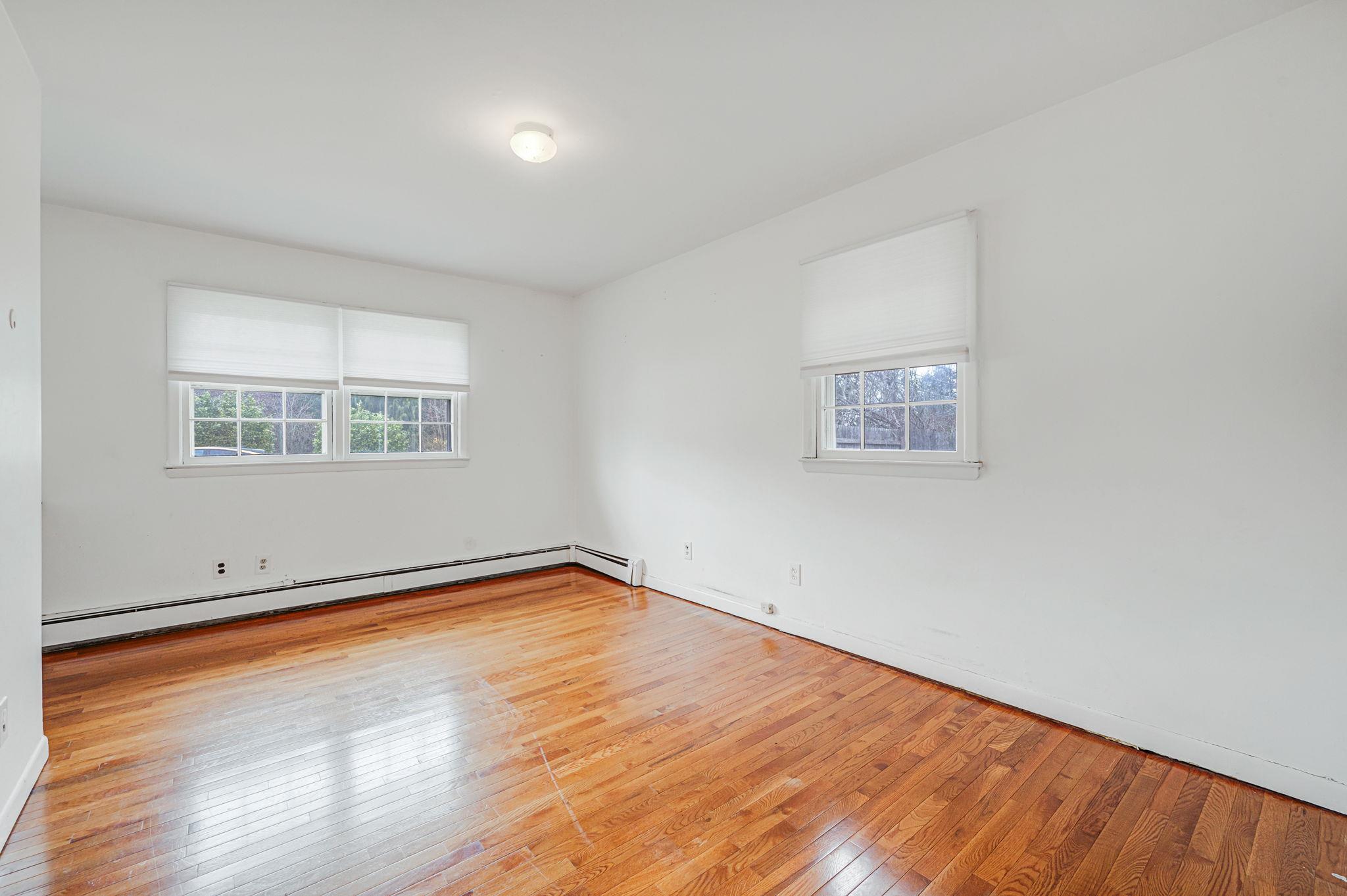 Single Family Oceanview  Suffolk County, NY 11769, MLS-840665-17