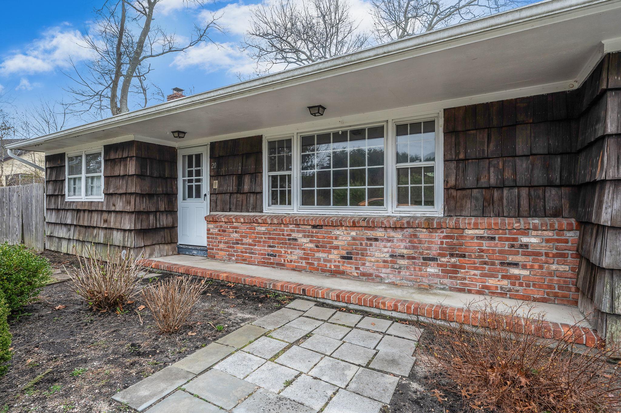 Single Family Oceanview  Suffolk County, NY 11769, MLS-840665-2