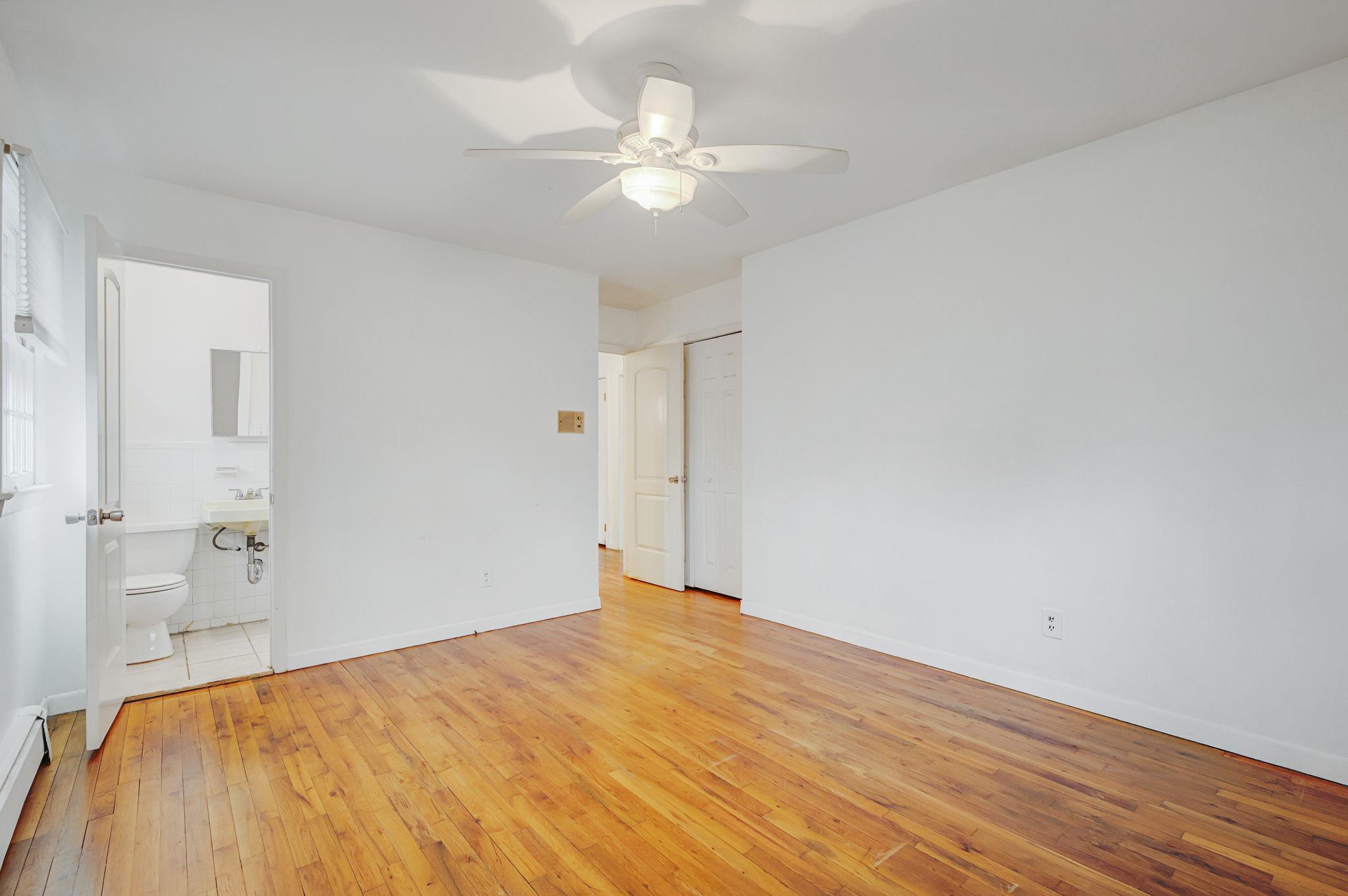 Single Family Oceanview  Suffolk County, NY 11769, MLS-840665-20