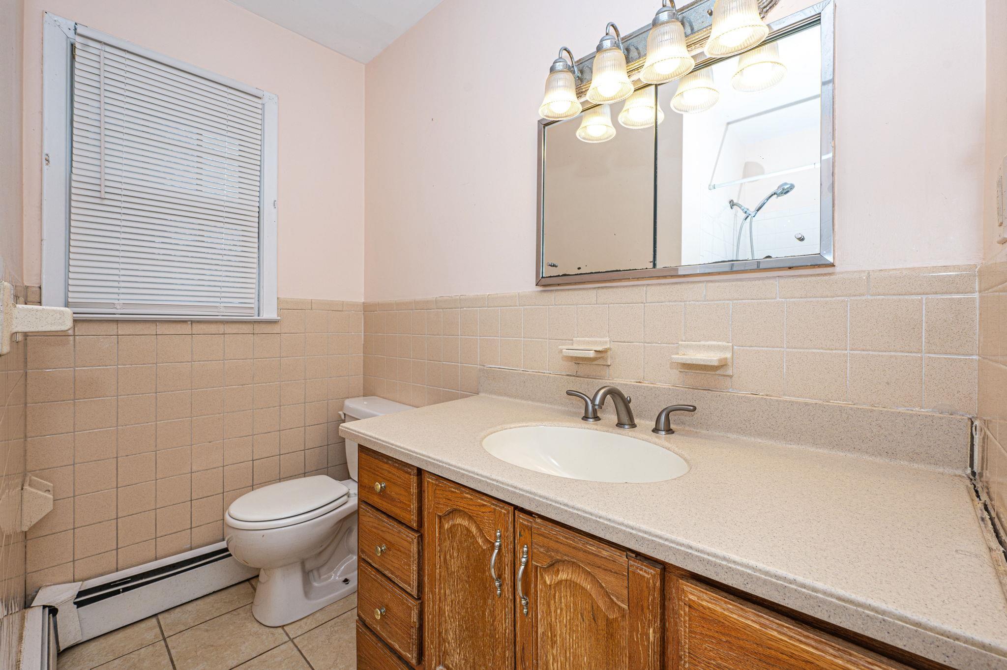 Single Family Oceanview  Suffolk County, NY 11769, MLS-840665-21