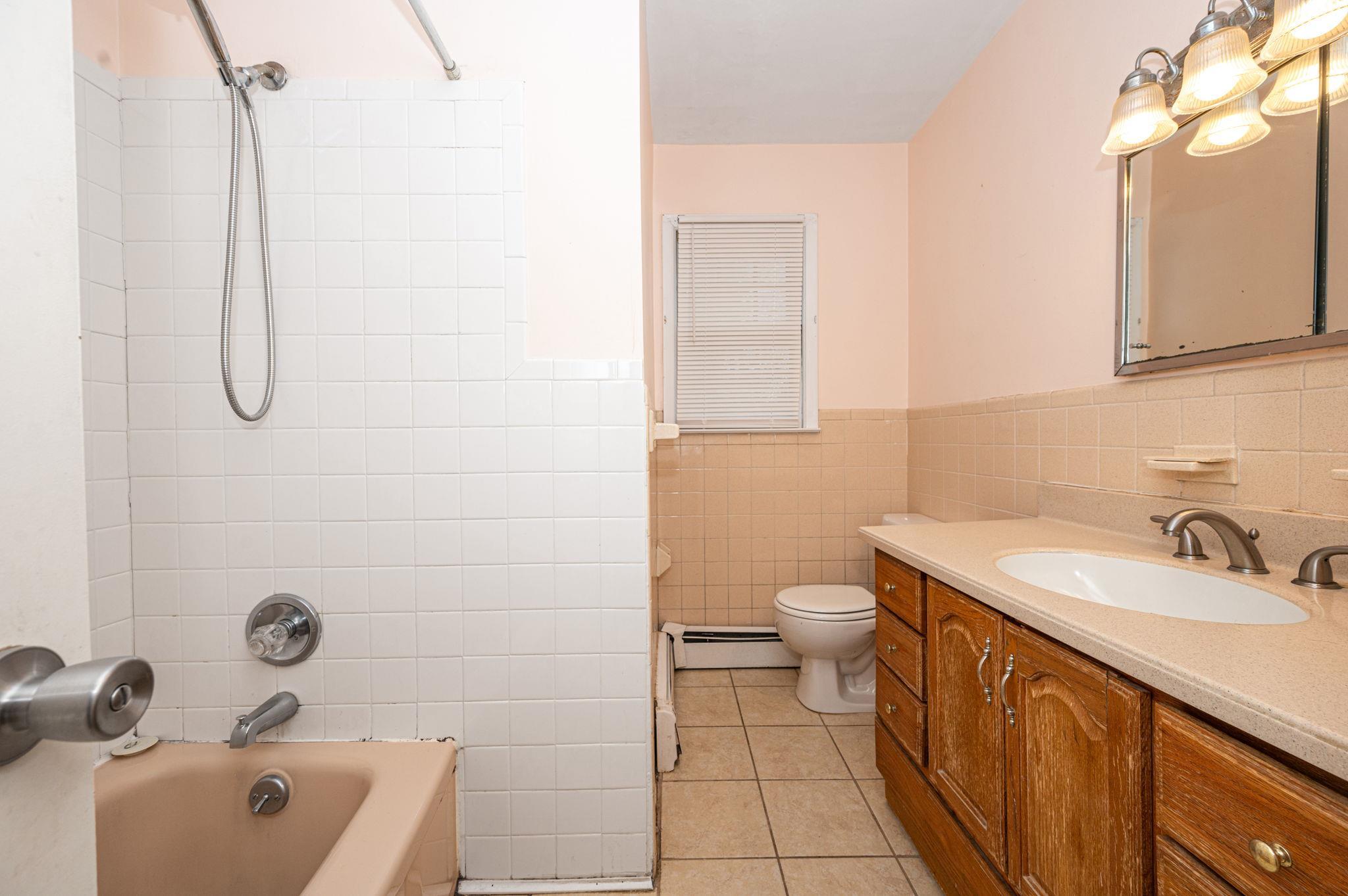 Single Family Oceanview  Suffolk County, NY 11769, MLS-840665-23