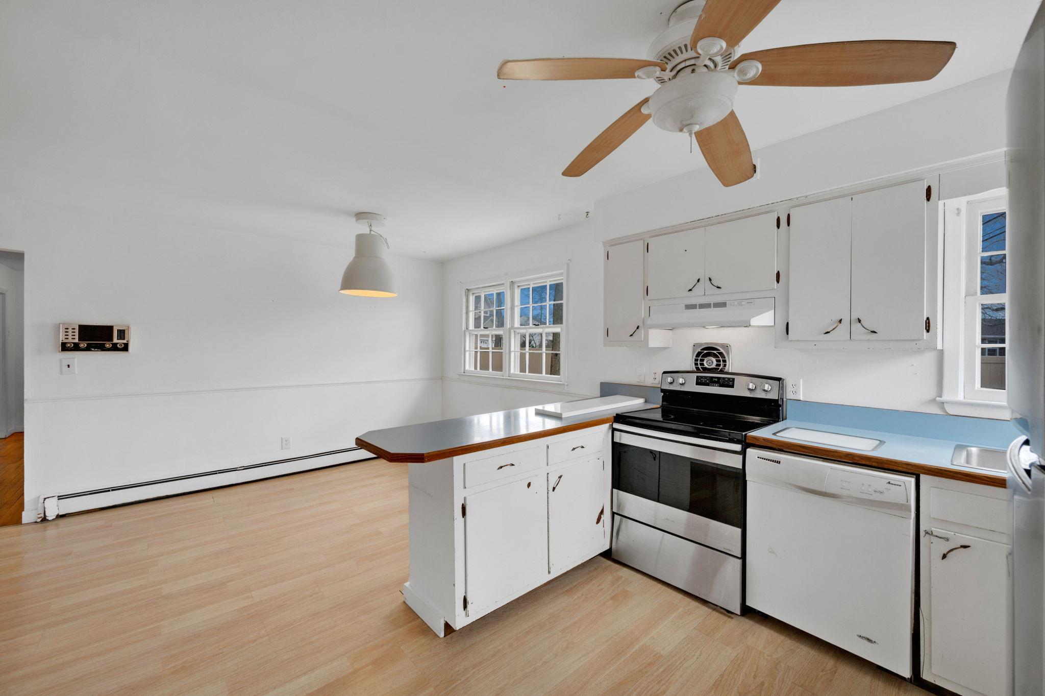 Single Family Oceanview  Suffolk County, NY 11769, MLS-840665-28