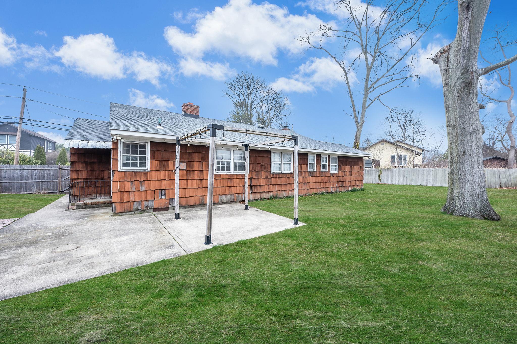 Single Family Oceanview  Suffolk County, NY 11769, MLS-840665-5