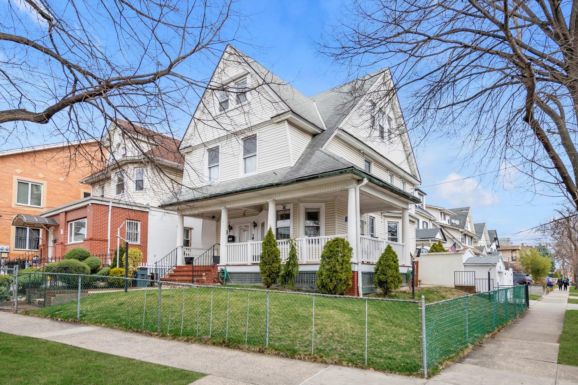 Single Family Murray  Queens, NY 11354, MLS-840673-25