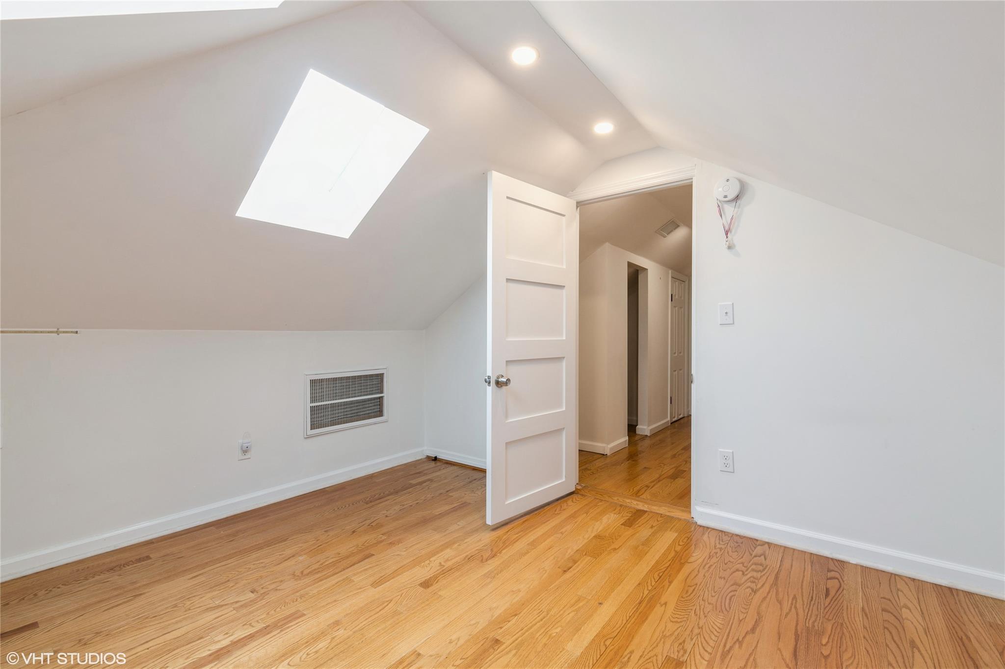 Single Family Youngs  Suffolk County, NY 11971, MLS-840724-16