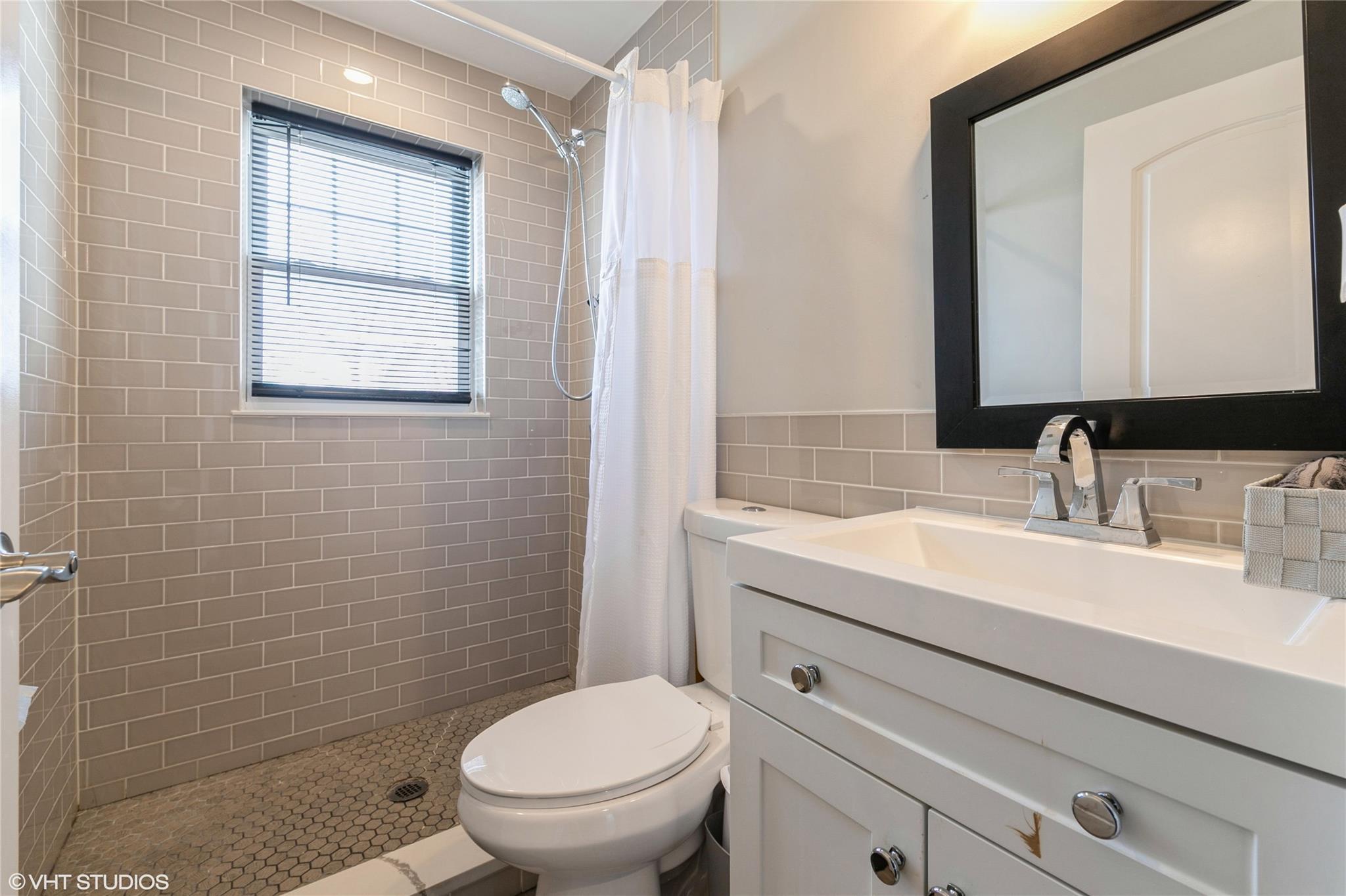Single Family Youngs  Suffolk County, NY 11971, MLS-840724-19