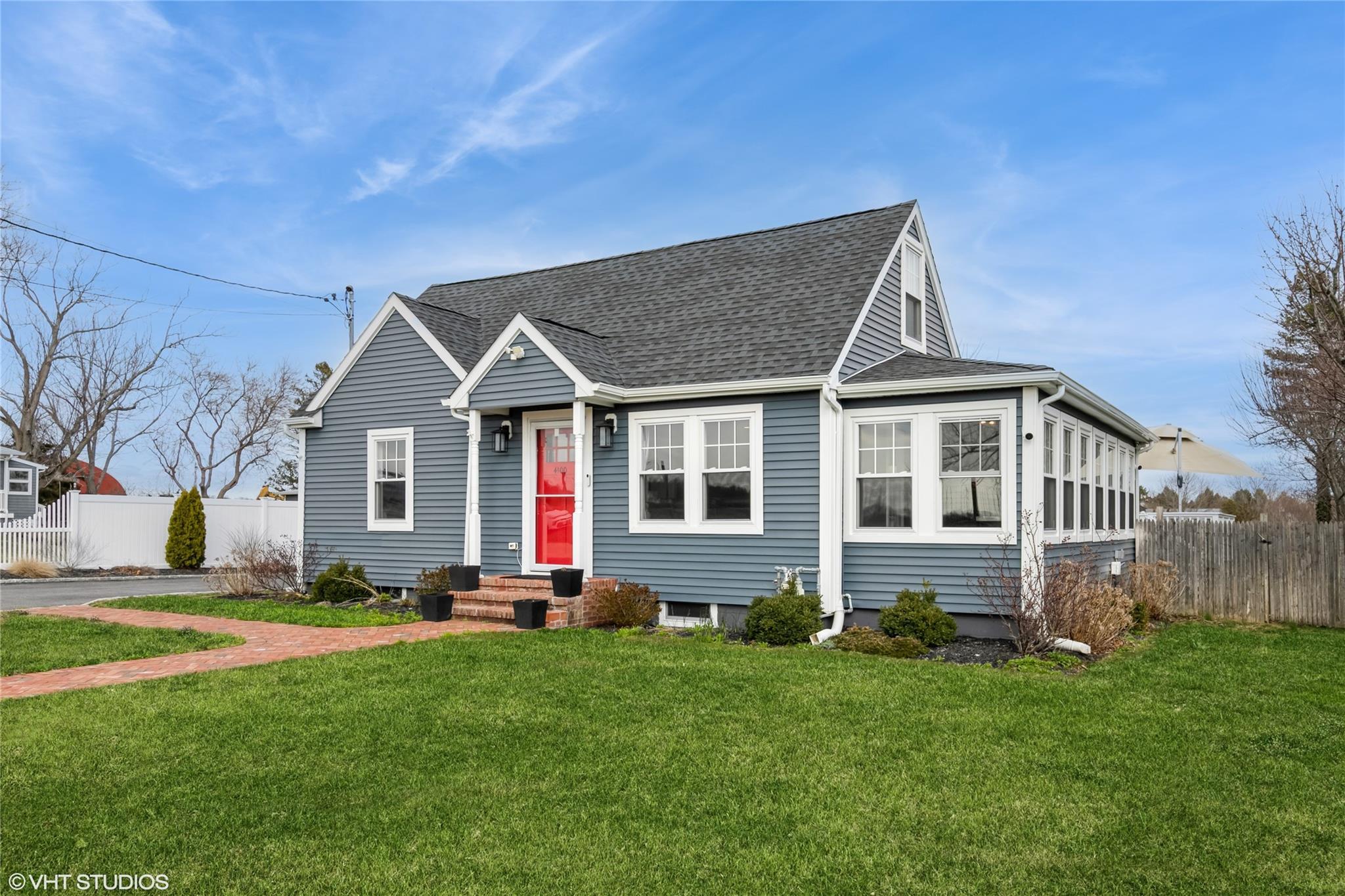 Single Family Youngs  Suffolk County, NY 11971, MLS-840724-2