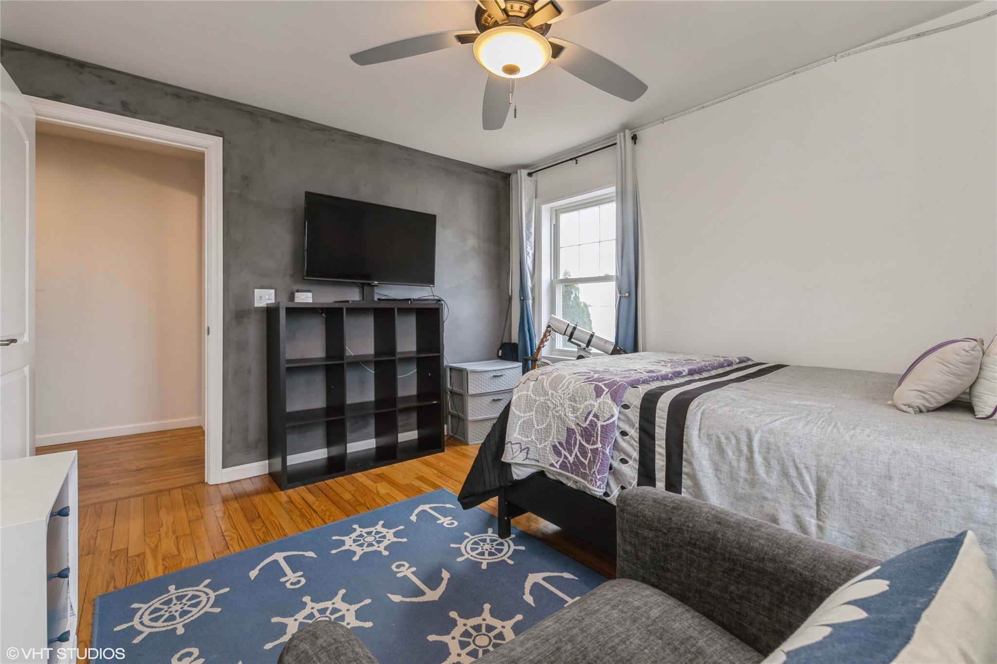 Single Family Youngs  Suffolk County, NY 11971, MLS-840724-21