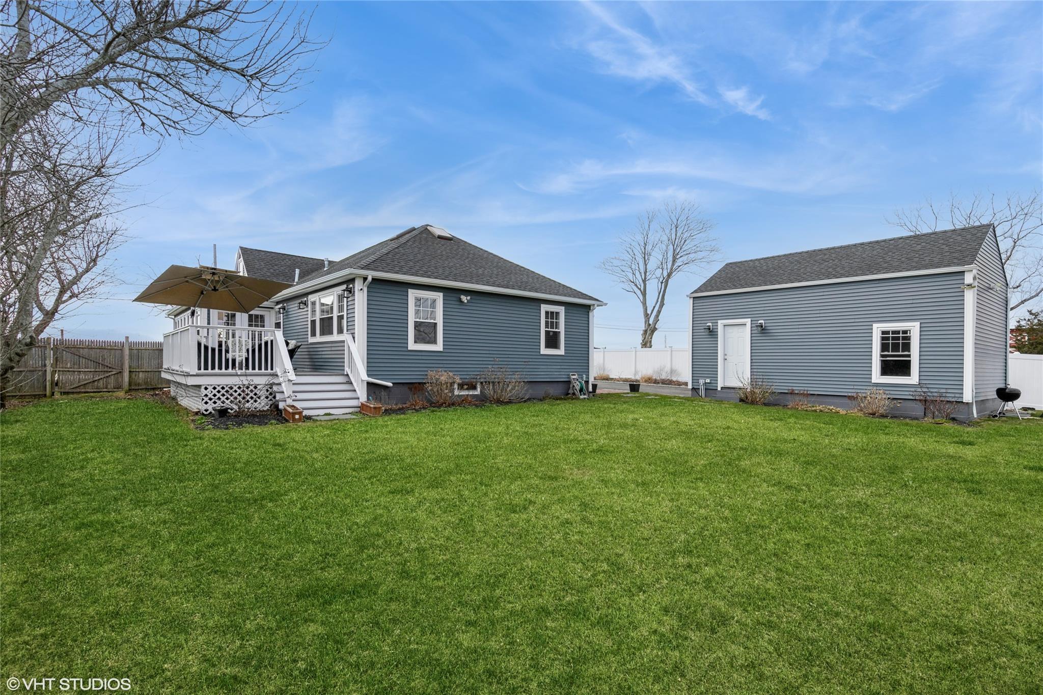Single Family Youngs  Suffolk County, NY 11971, MLS-840724-26