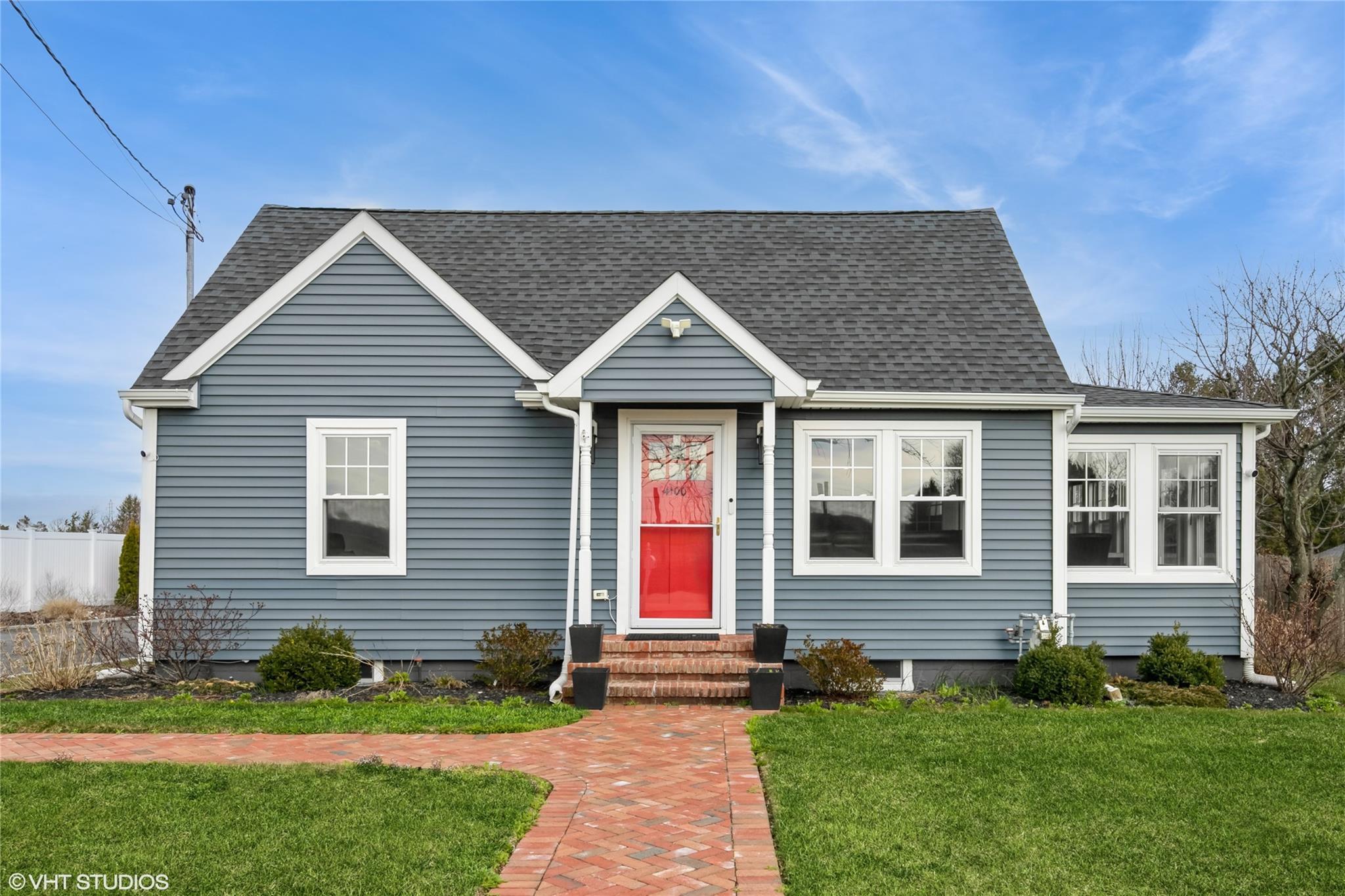 Single Family Youngs  Suffolk County, NY 11971, MLS-840724-3