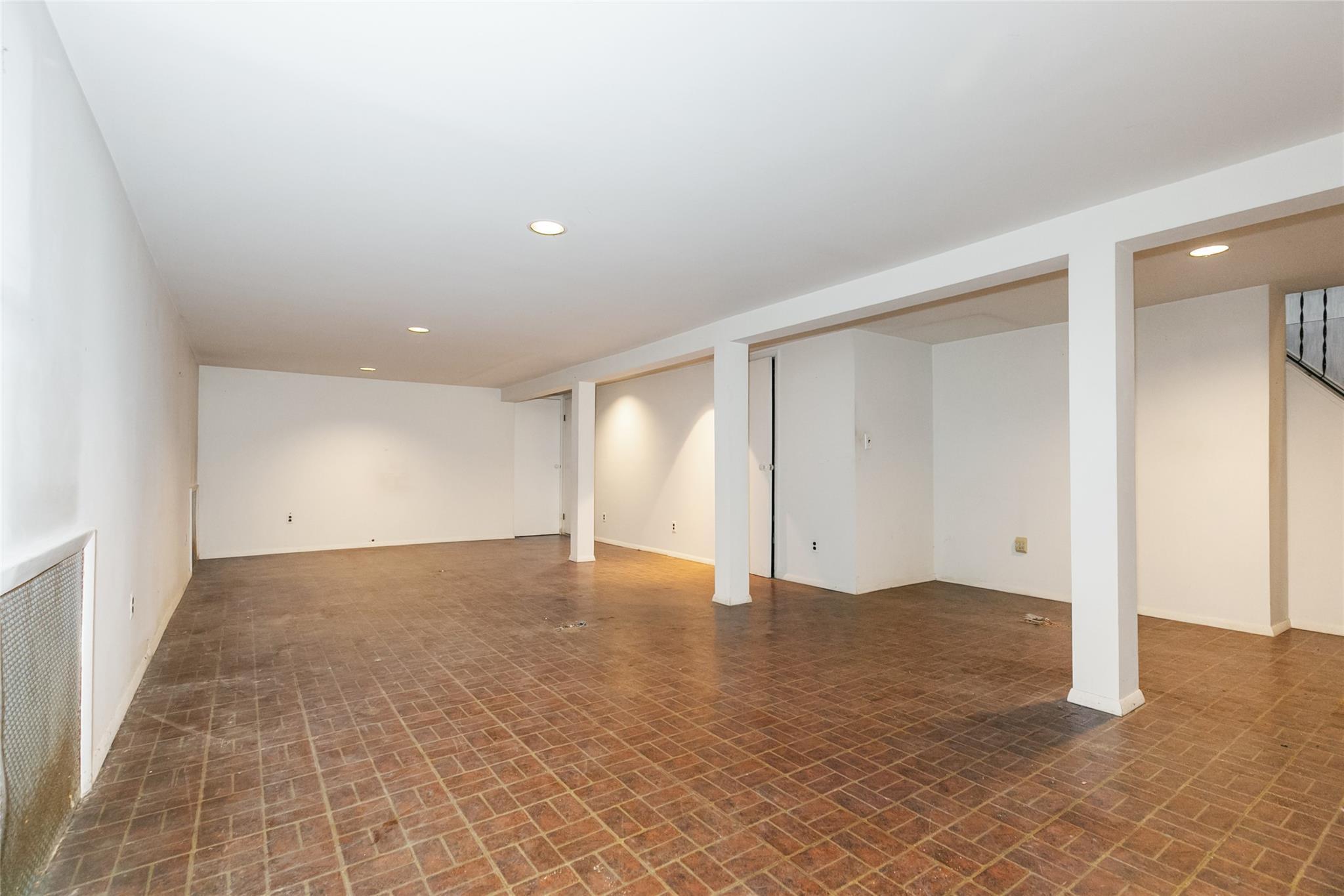 Single Family Richmond  Nassau County, NY 11758, MLS-840748-25