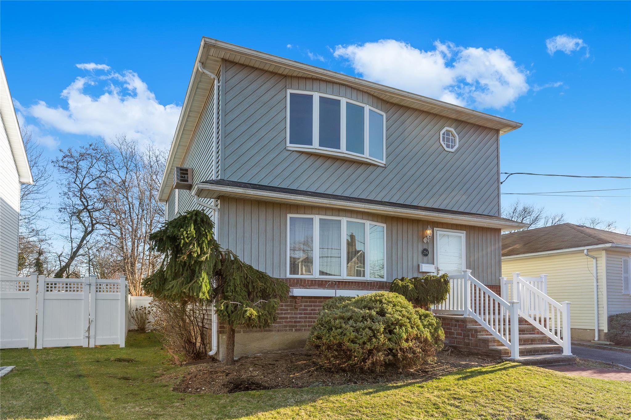 Single Family Richmond  Nassau County, NY 11758, MLS-840748-3