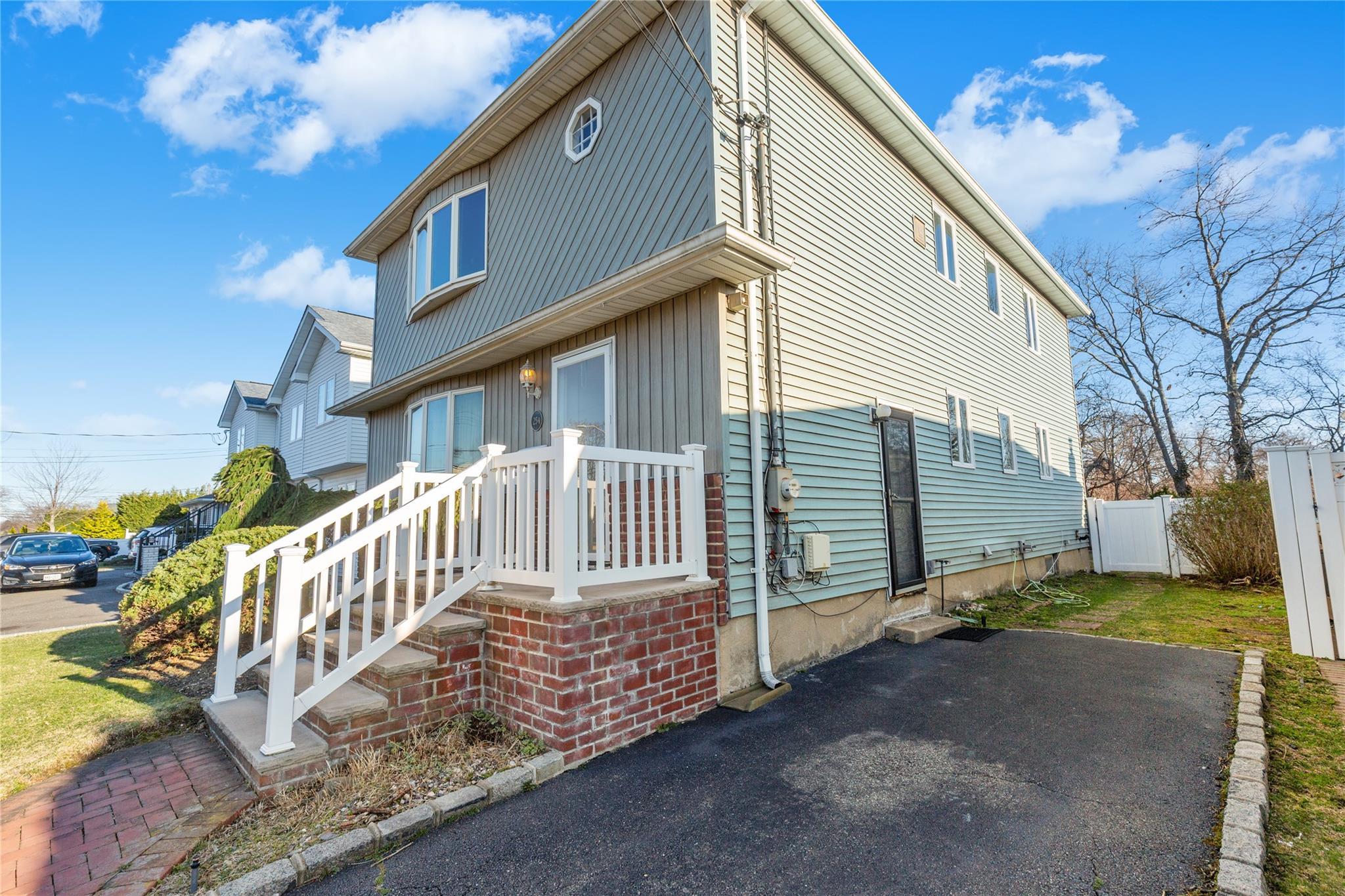 Single Family Richmond  Nassau County, NY 11758, MLS-840748-5