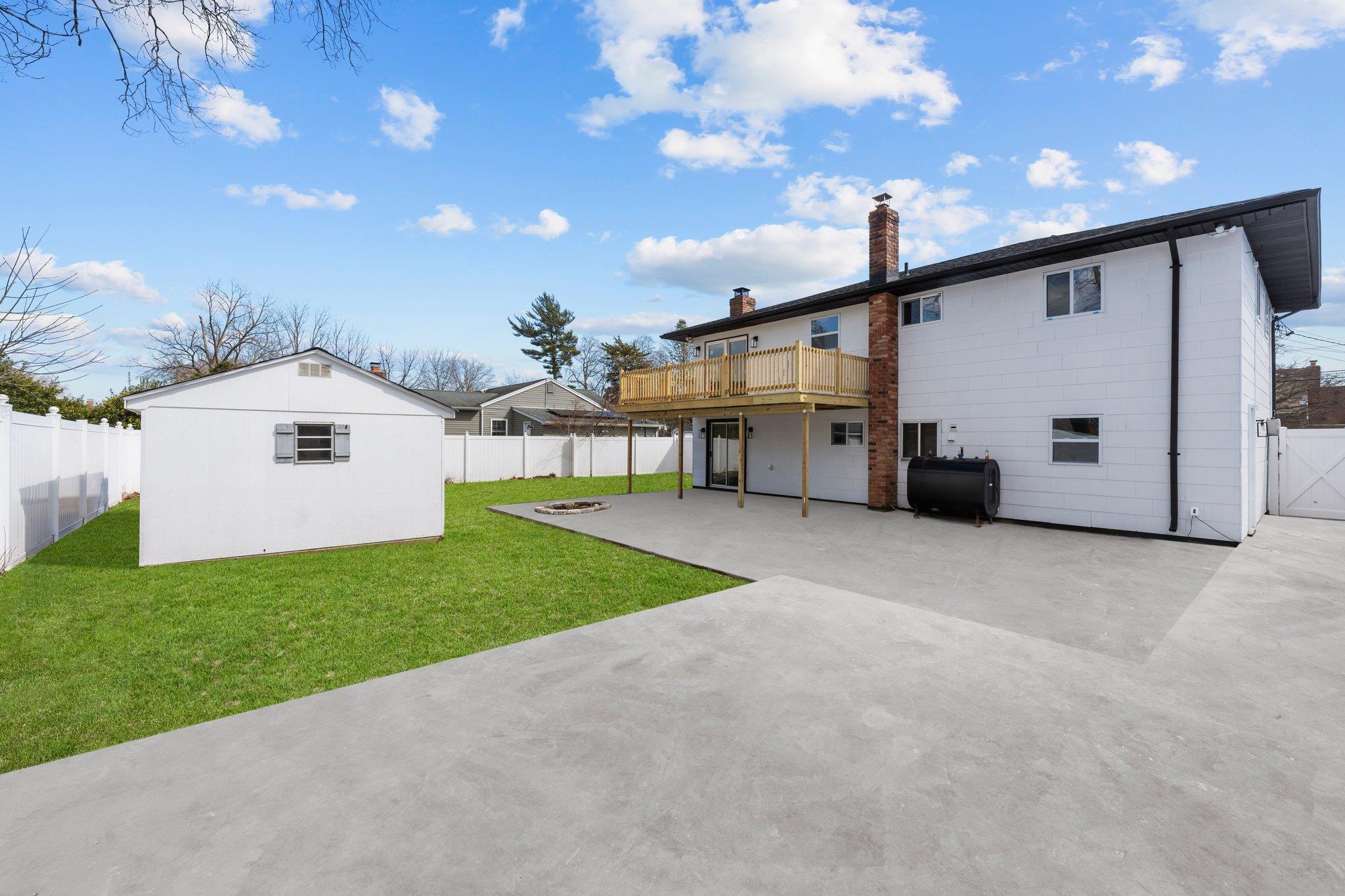 Single Family State  Suffolk County, NY 11704, MLS-840807-20