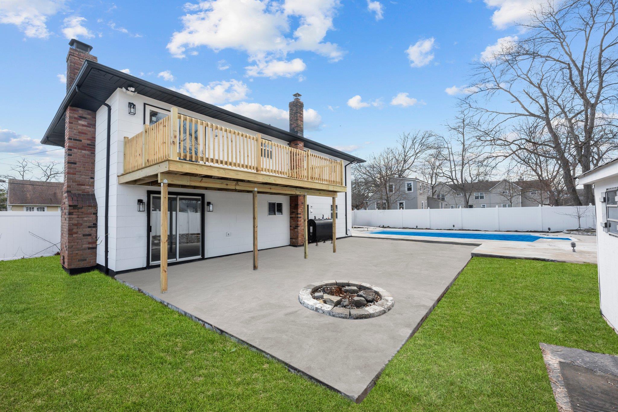 Single Family State  Suffolk County, NY 11704, MLS-840807-21