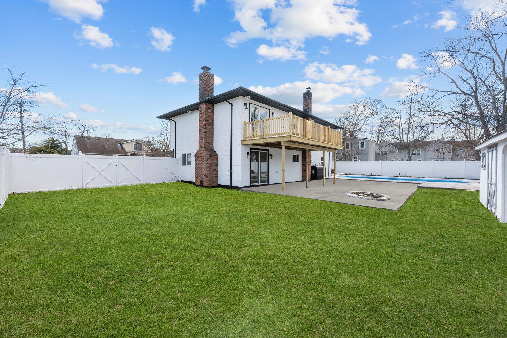 Single Family State  Suffolk County, NY 11704, MLS-840807-22