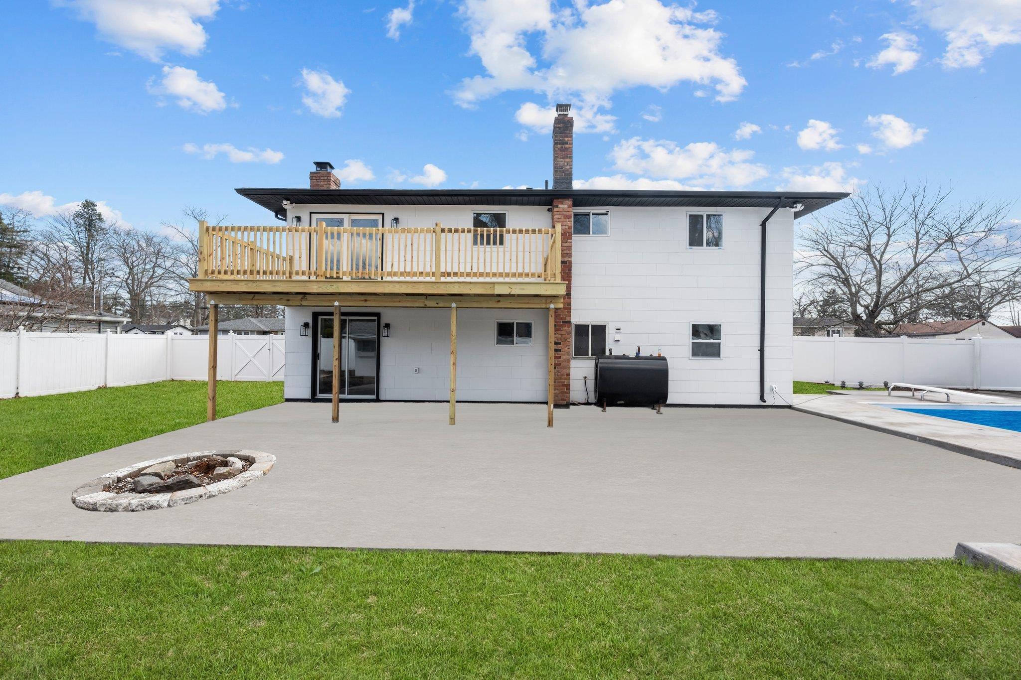 Single Family State  Suffolk County, NY 11704, MLS-840807-23