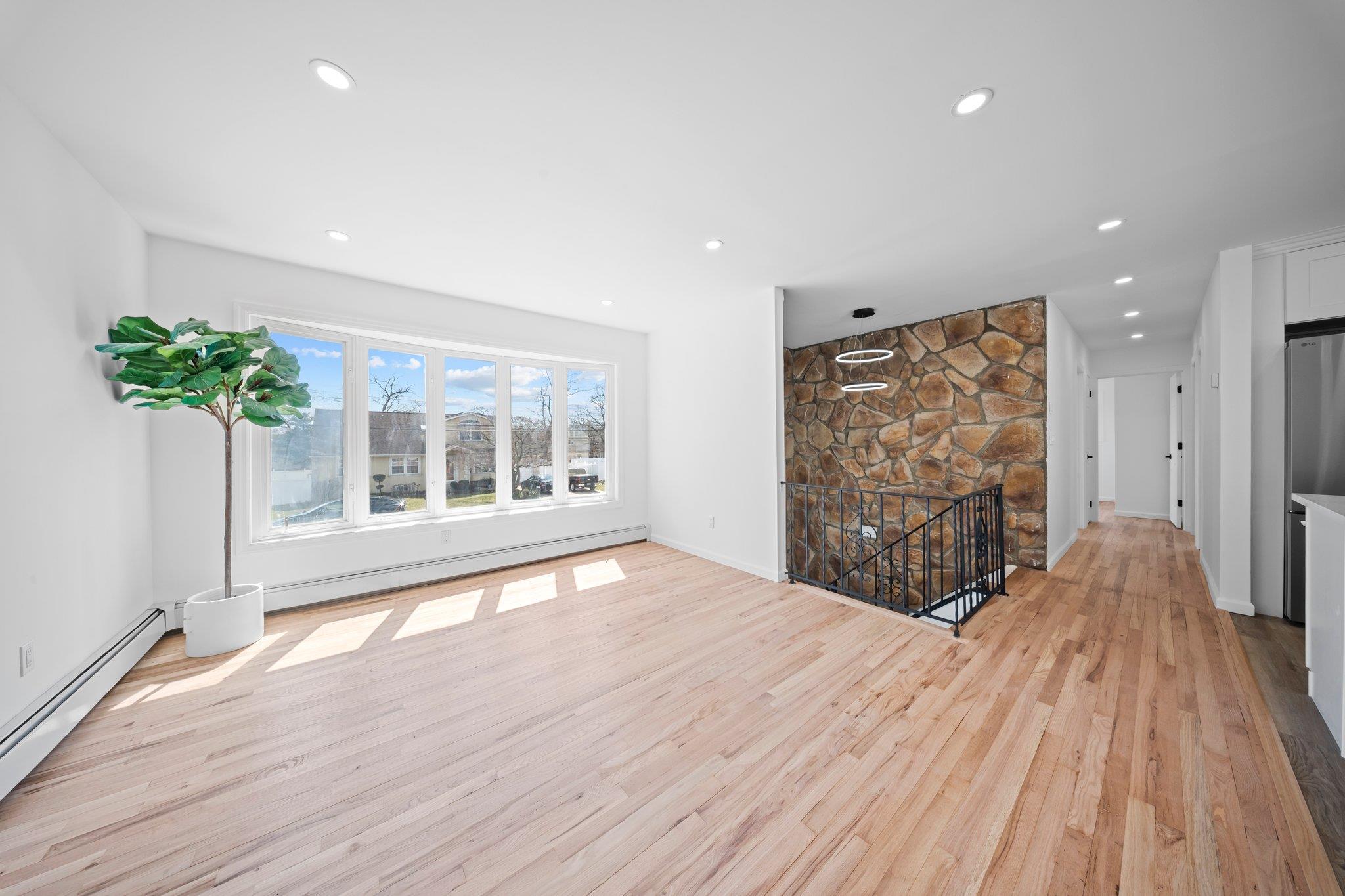 Single Family State  Suffolk County, NY 11704, MLS-840807-7