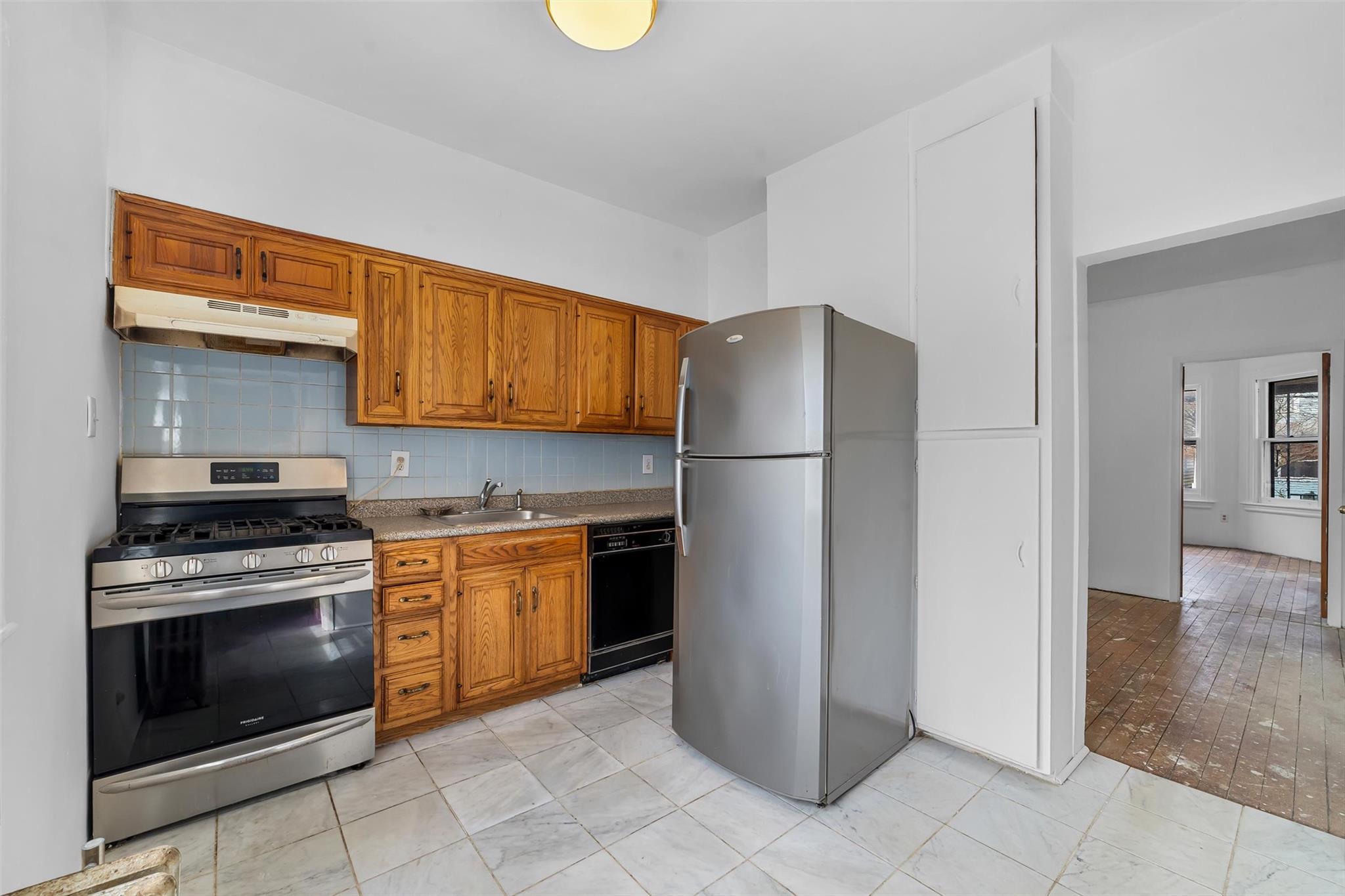 Single Family 8th  Westchester County, NY 10550, MLS-840822-10