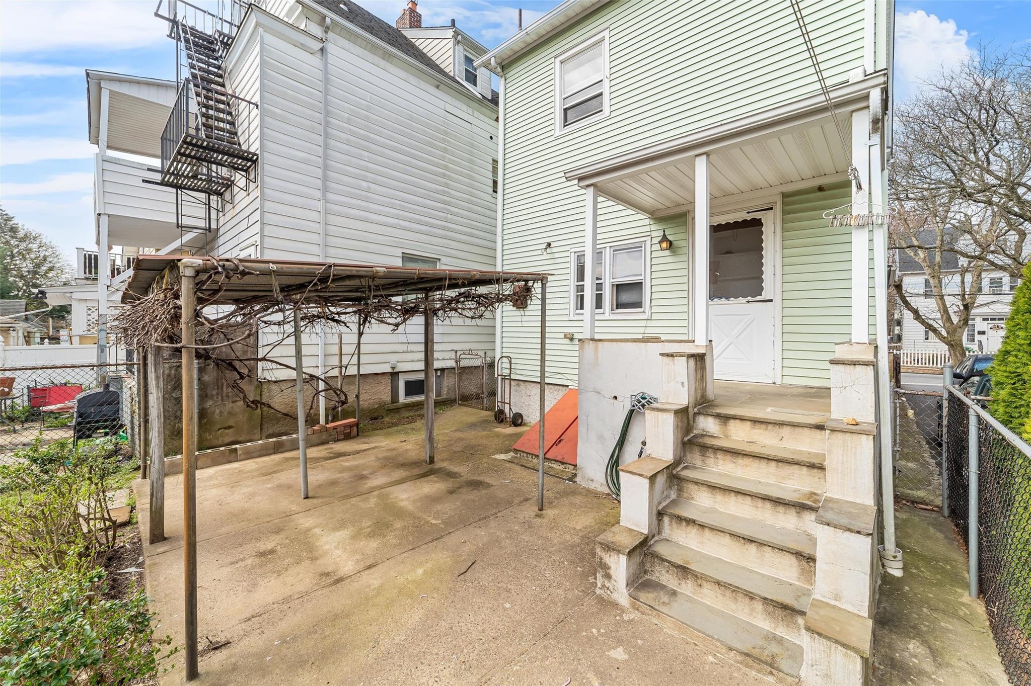 Single Family 8th  Westchester County, NY 10550, MLS-840822-31