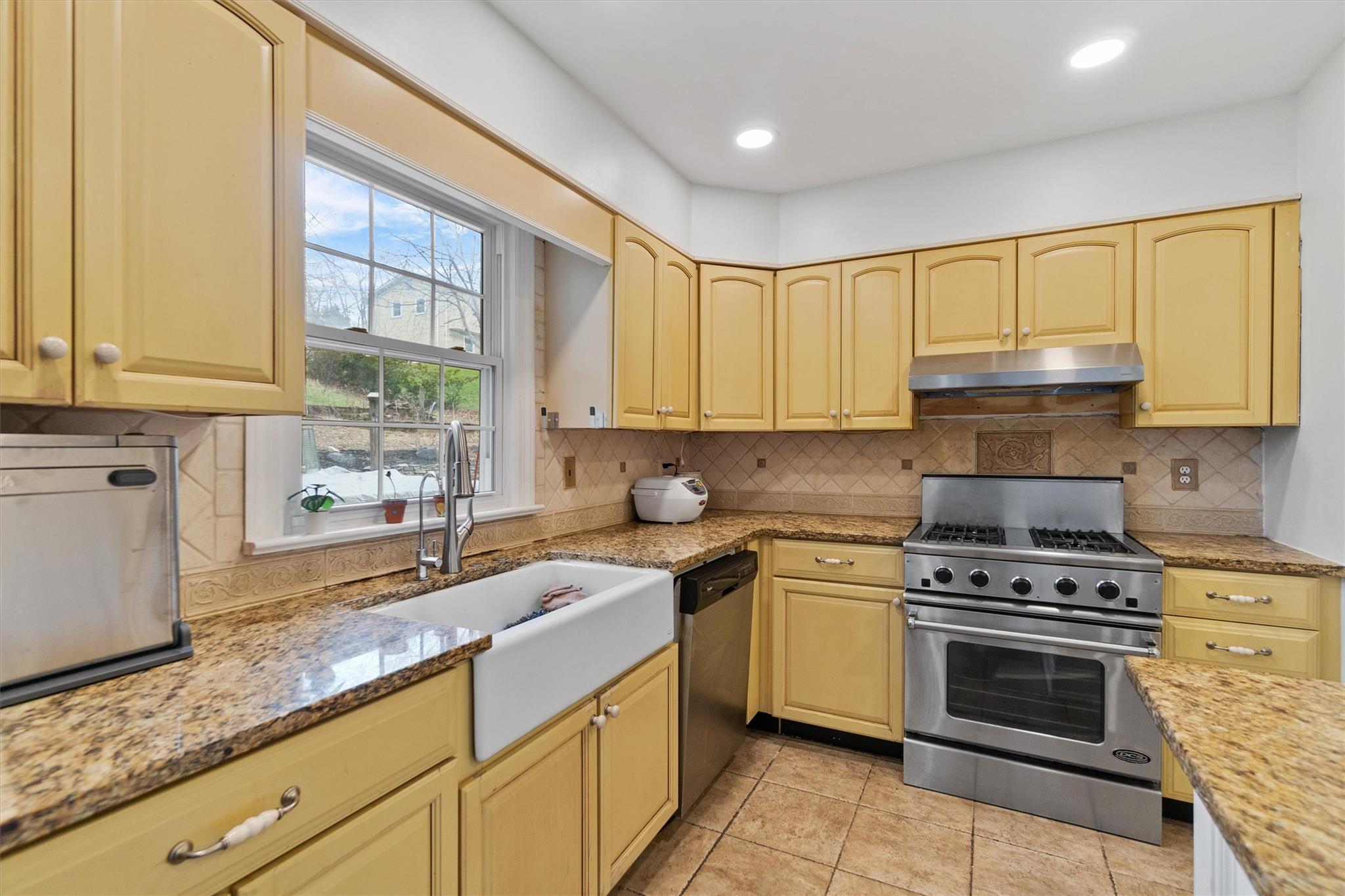 Single Family Southern  Orange County, NY 10990, MLS-840908-13