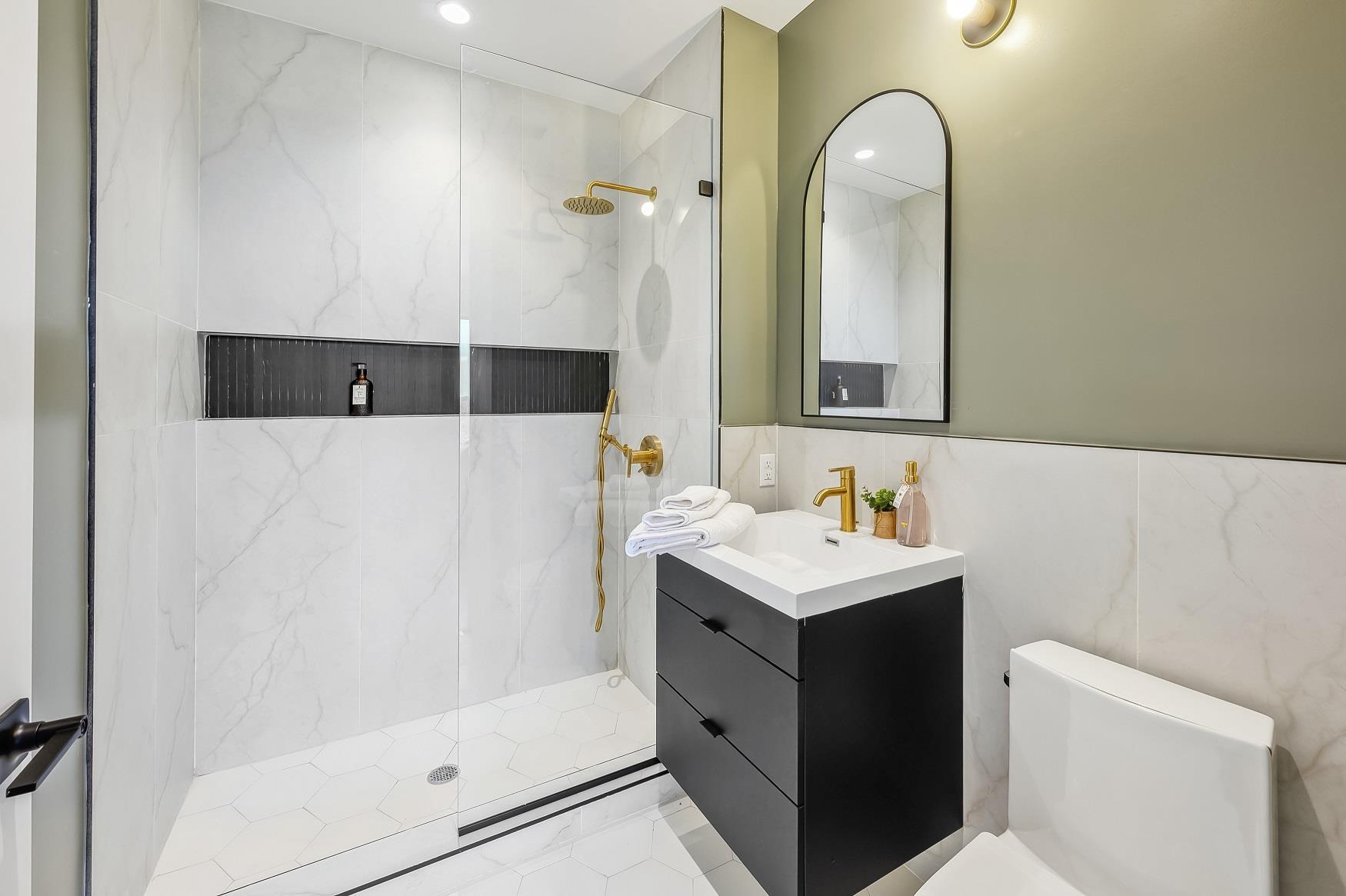 Apartment Pelham Parkway  Bronx, NY 10470, MLS-840991-7