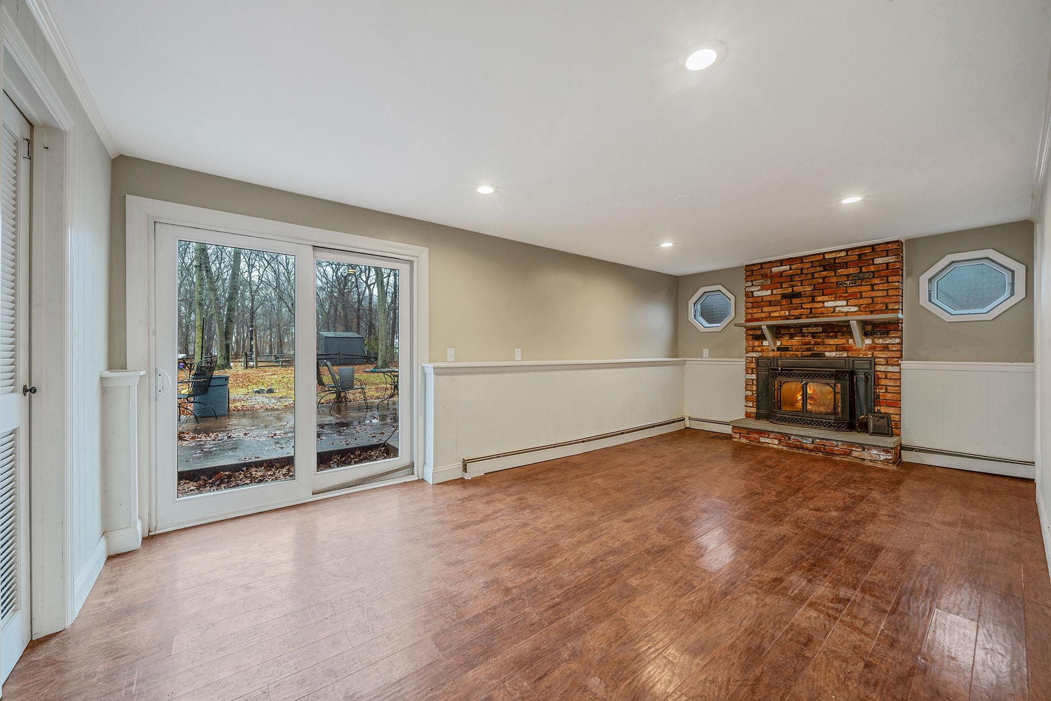 Single Family Woodlot  Suffolk County, NY 11961, MLS-841023-31