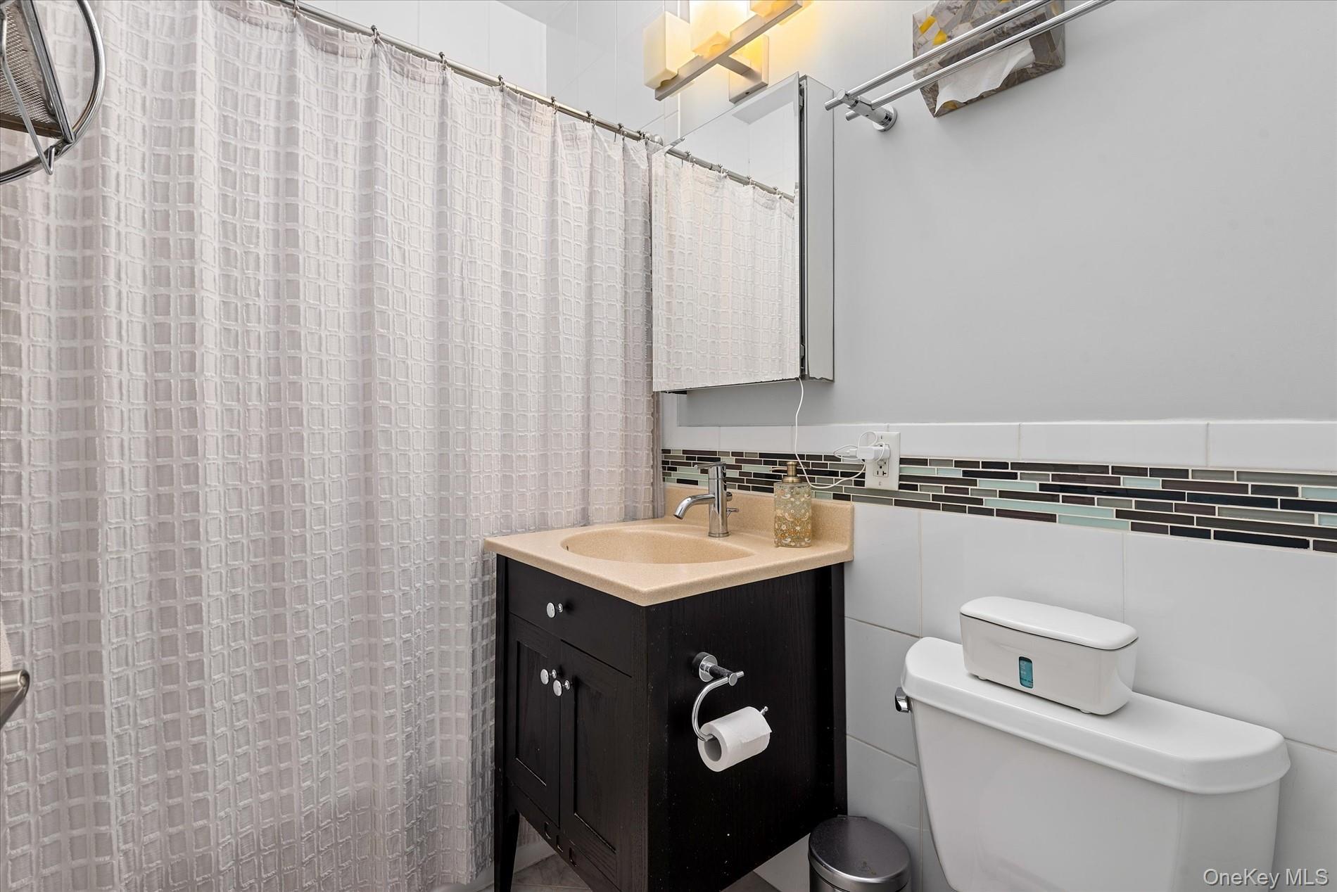 Condo 69th  Queens, NY 11379, MLS-841098-9