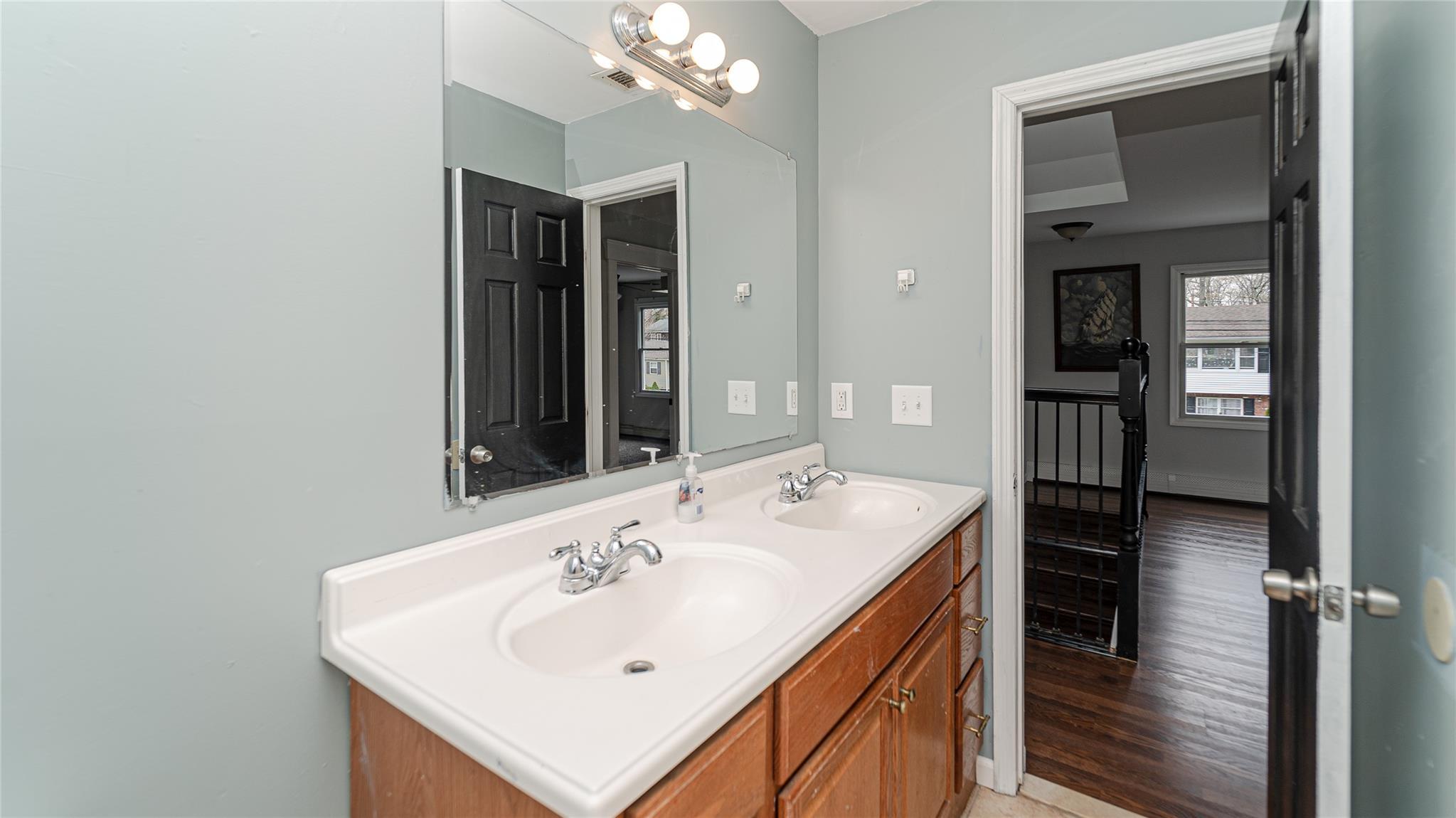 Single Family Tyler  Suffolk County, NY 11789, MLS-841110-32