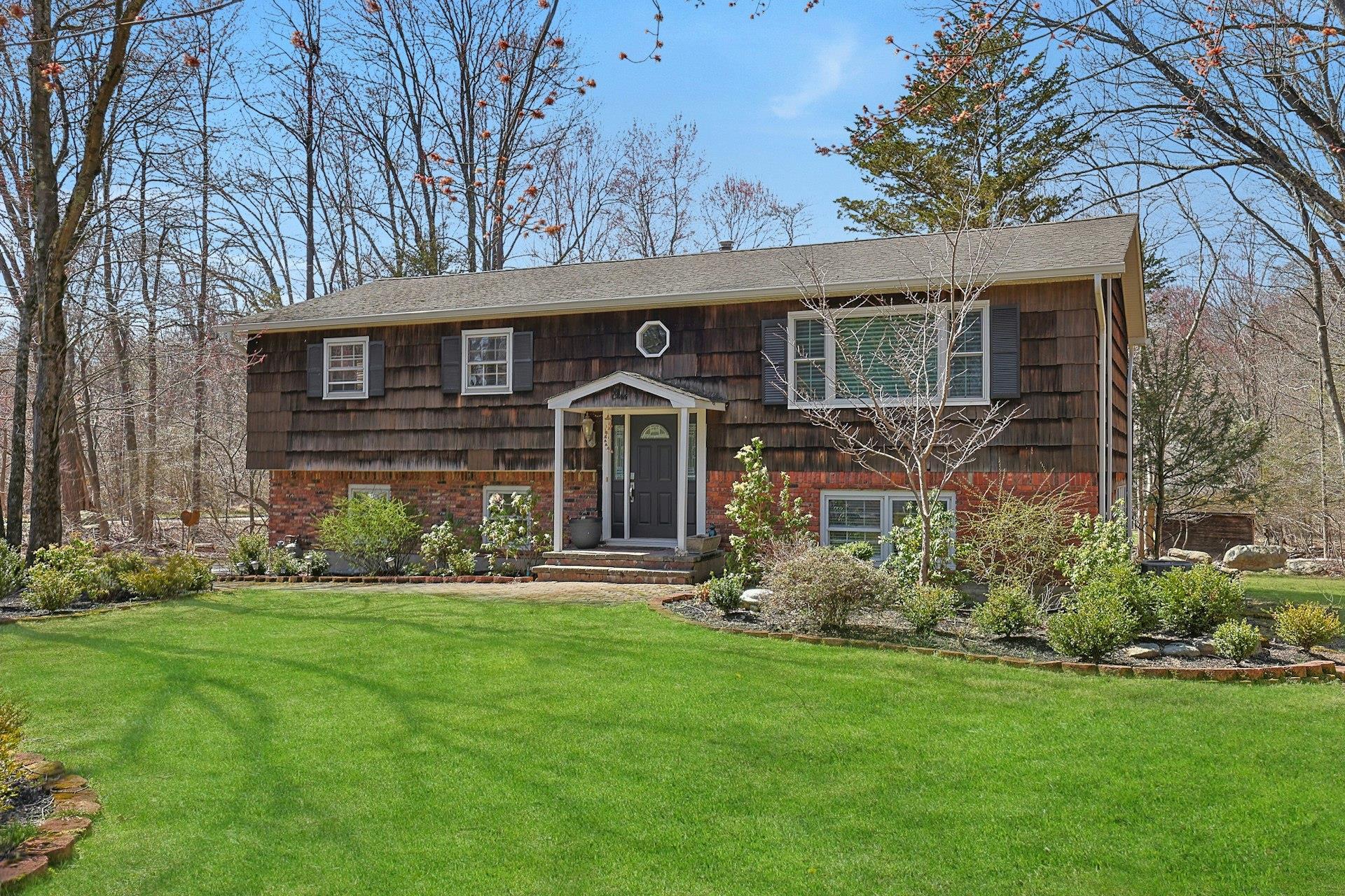 Single Family Sherwood Ridge  Rockland County, NY 10901, MLS-841136-2