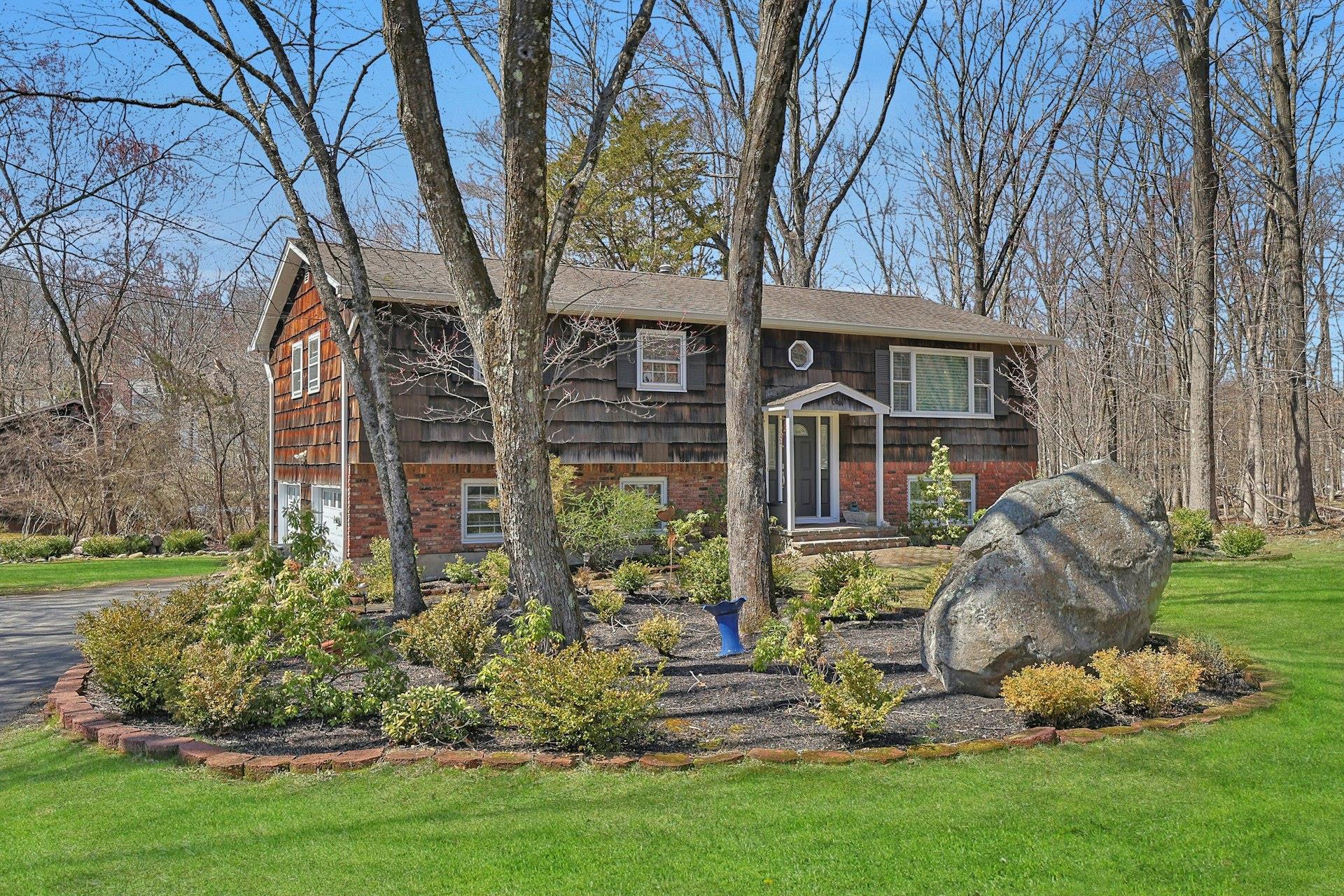 Single Family Sherwood Ridge  Rockland County, NY 10901, MLS-841136-25