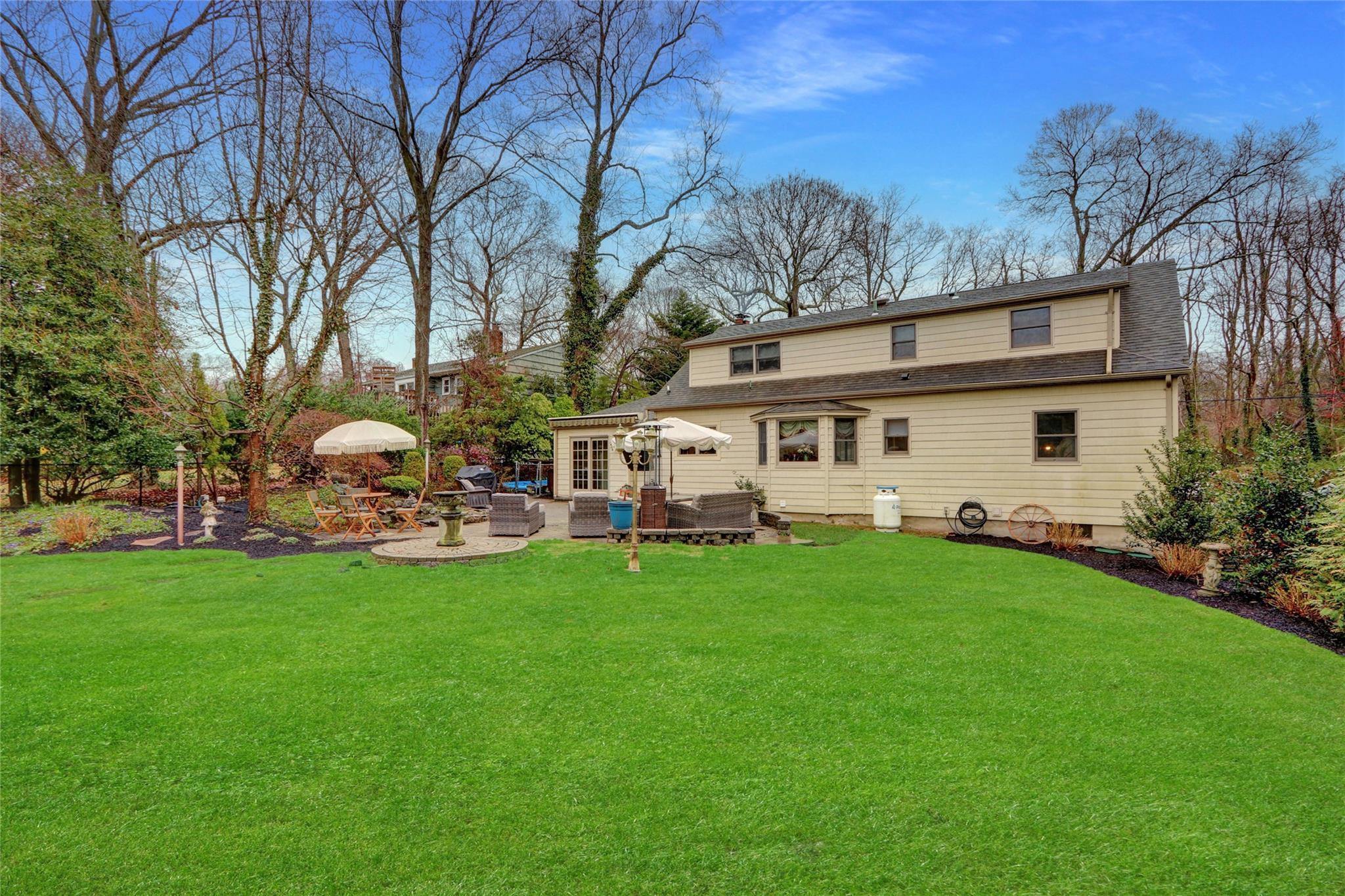 Single Family Marbeth  Suffolk County, NY 11764, MLS-841140-4