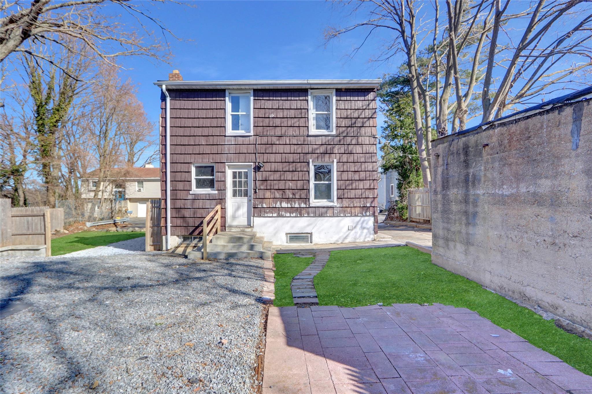 Single Family Leona  Nassau County, NY 11560, MLS-841163-13