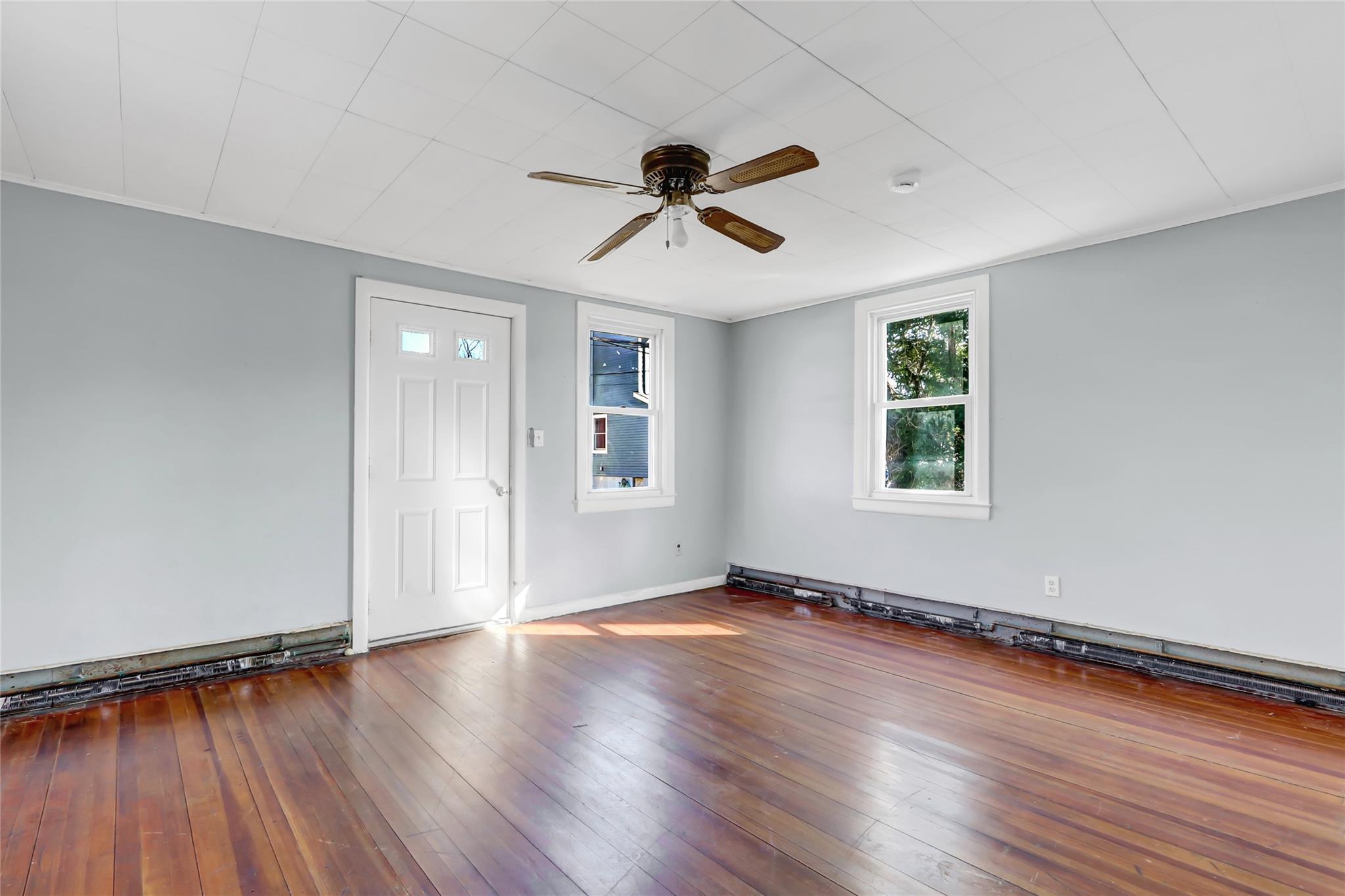 Single Family Leona  Nassau County, NY 11560, MLS-841163-4
