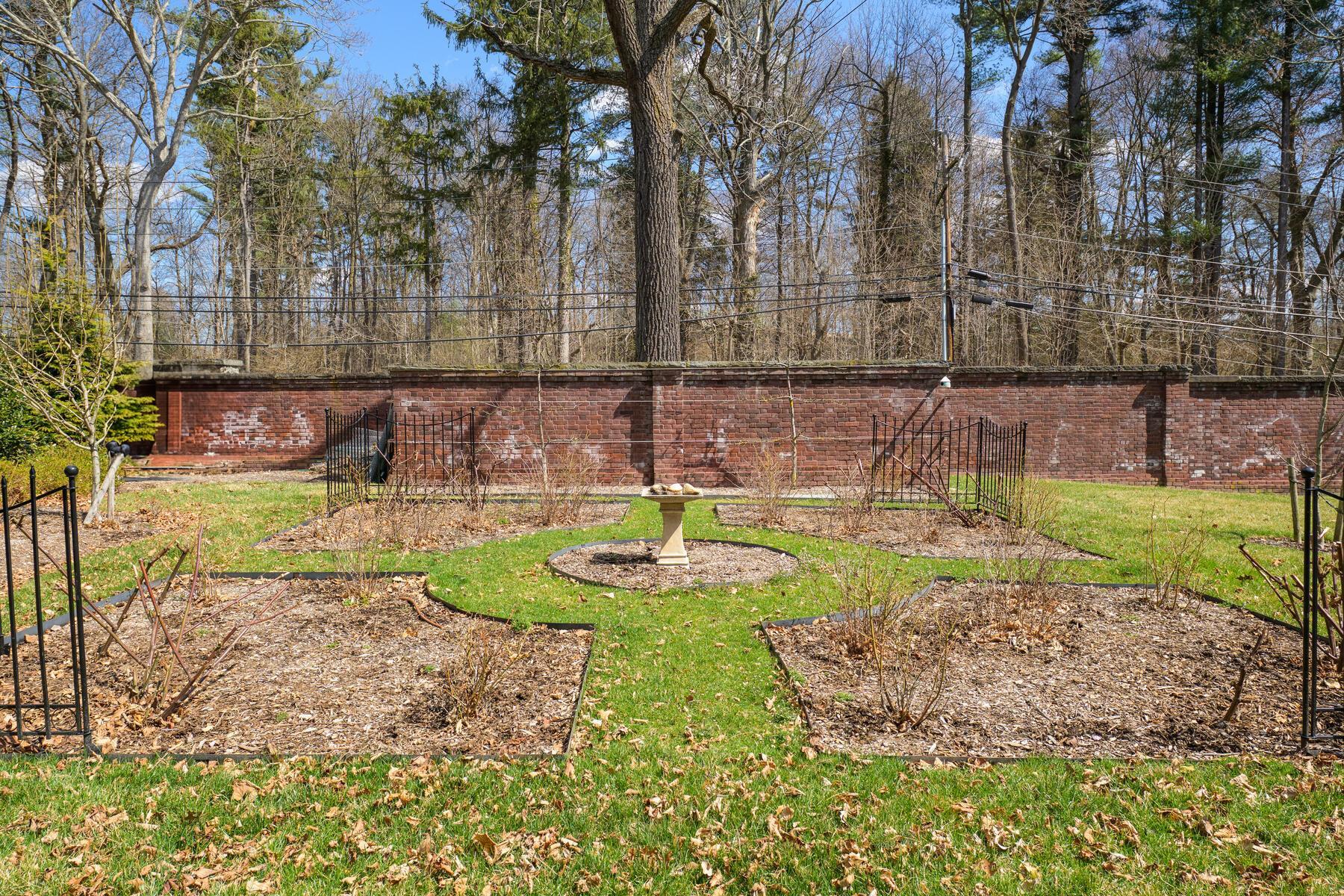 Single Family Post  Nassau County, NY 11568, MLS-841198-22