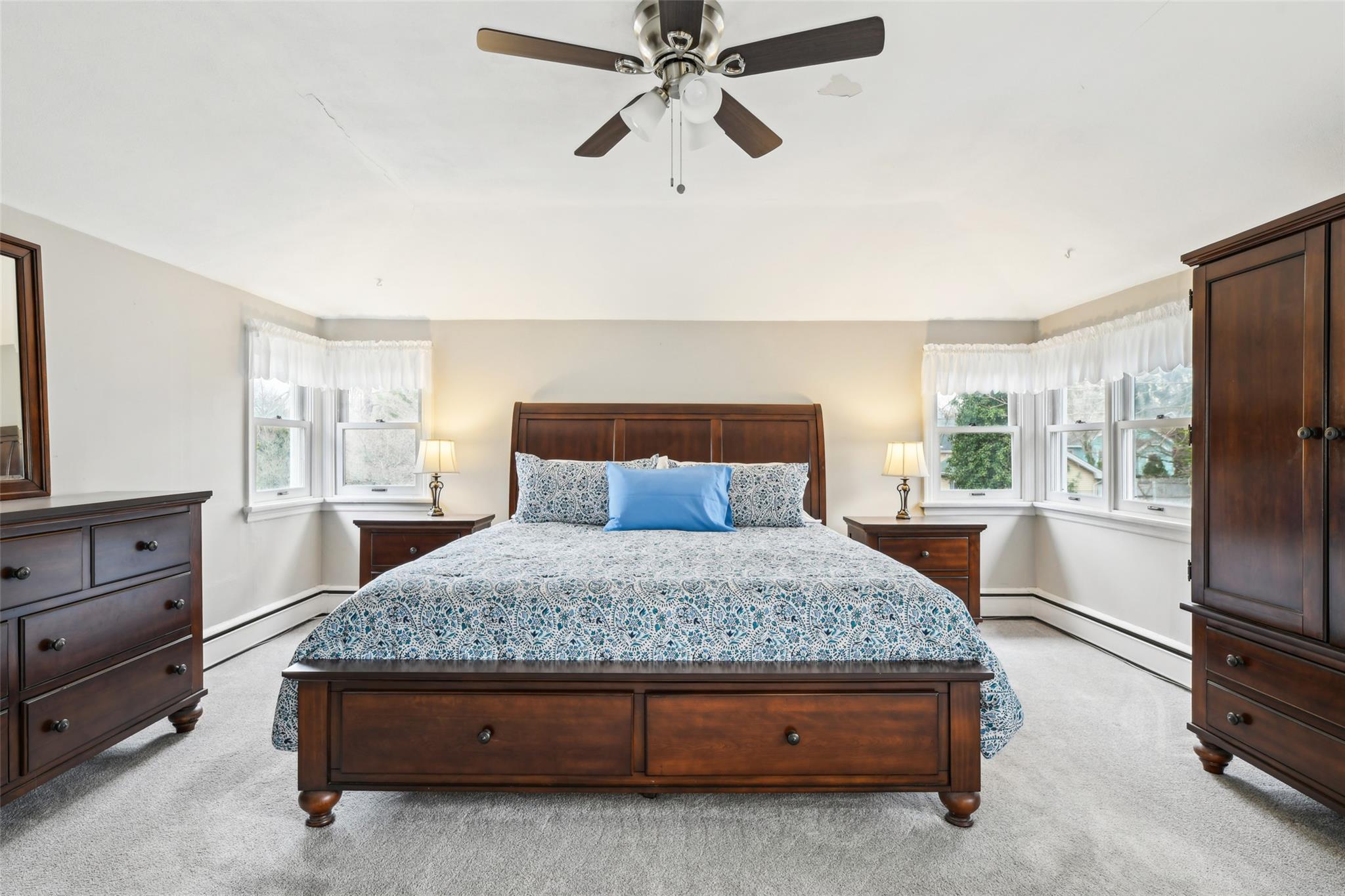 Single Family Seaview  Suffolk County, NY 11768, MLS-841229-28